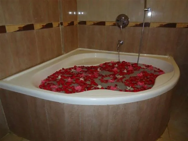 Bath in Paradise Village Beach Resort