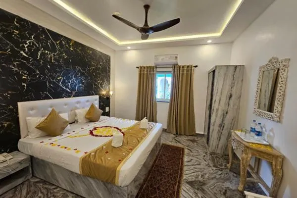 Bedroom, Bed in Paradise Village Beach Resort