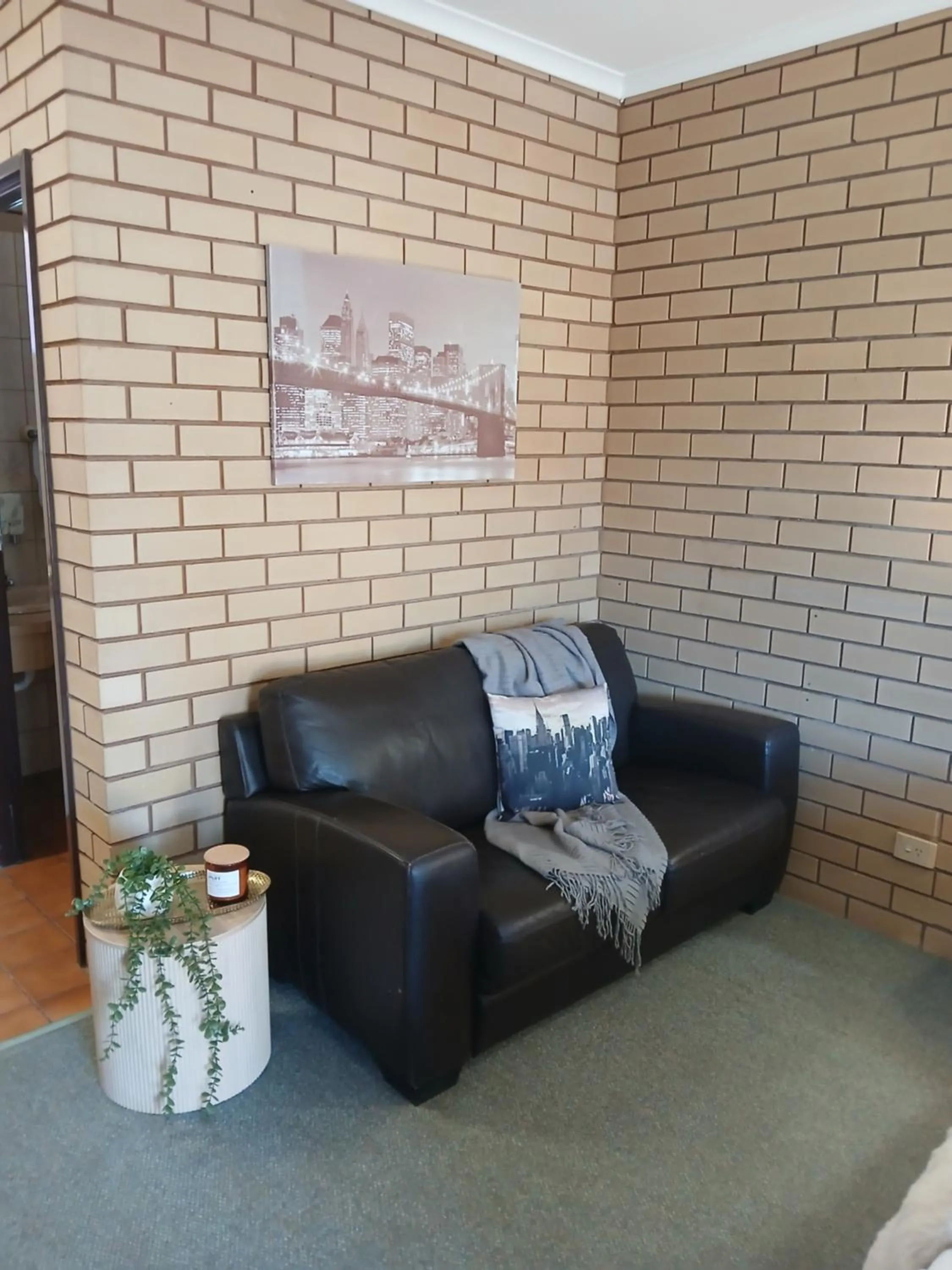 Seating area in Birch Motel Tocumwal Previously Known as Kanimbla Motor Inn