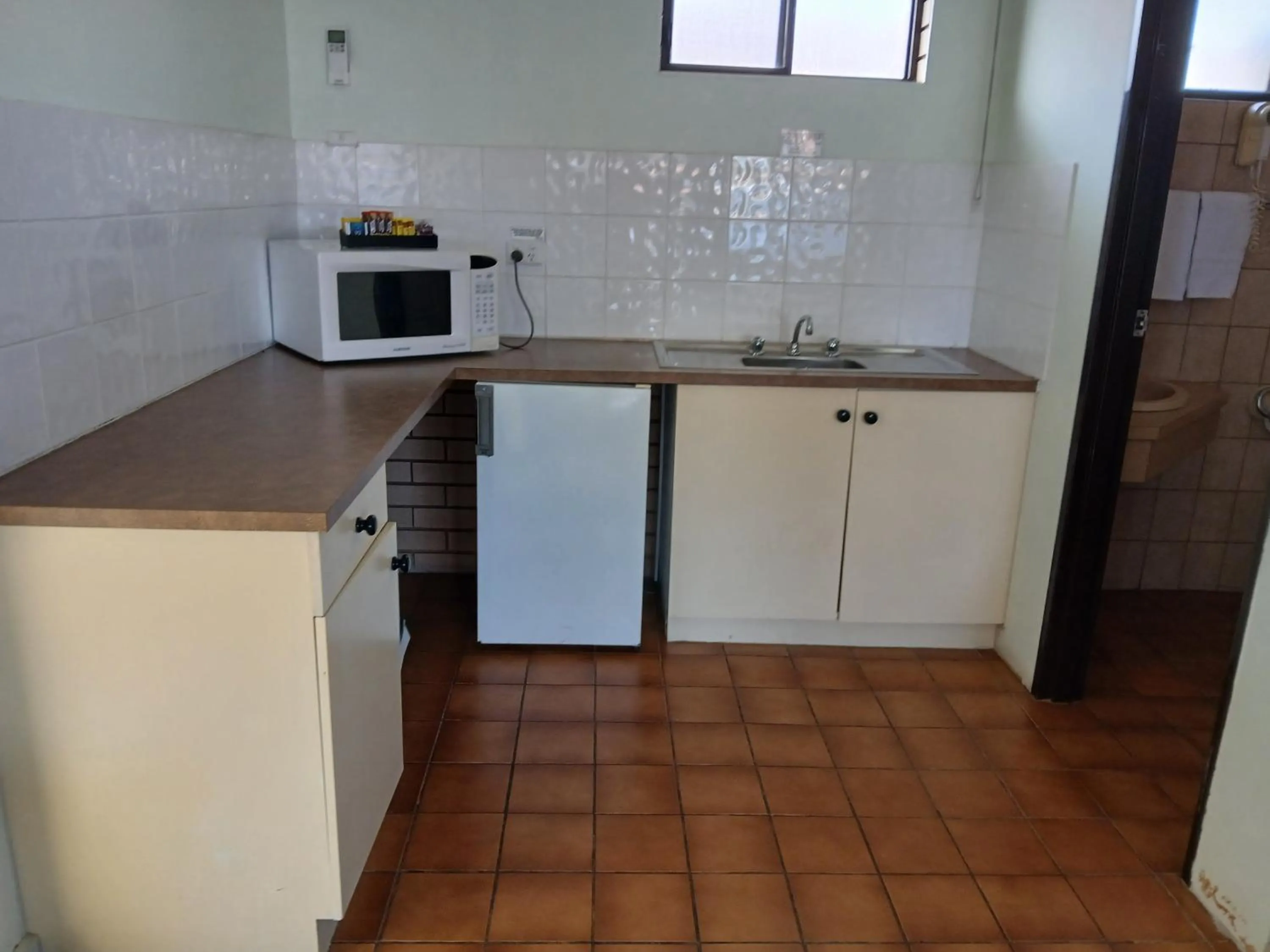 Kitchen or kitchenette in Birch Motel Tocumwal Previously Known as Kanimbla Motor Inn