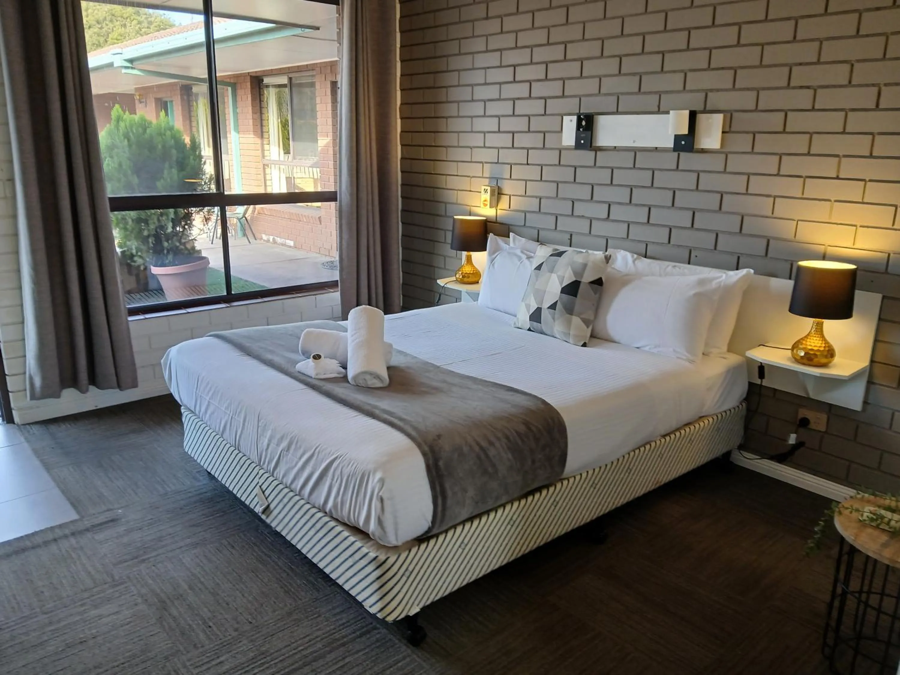 Bedroom, Bed in Birch Motel Tocumwal Previously Known as Kanimbla Motor Inn