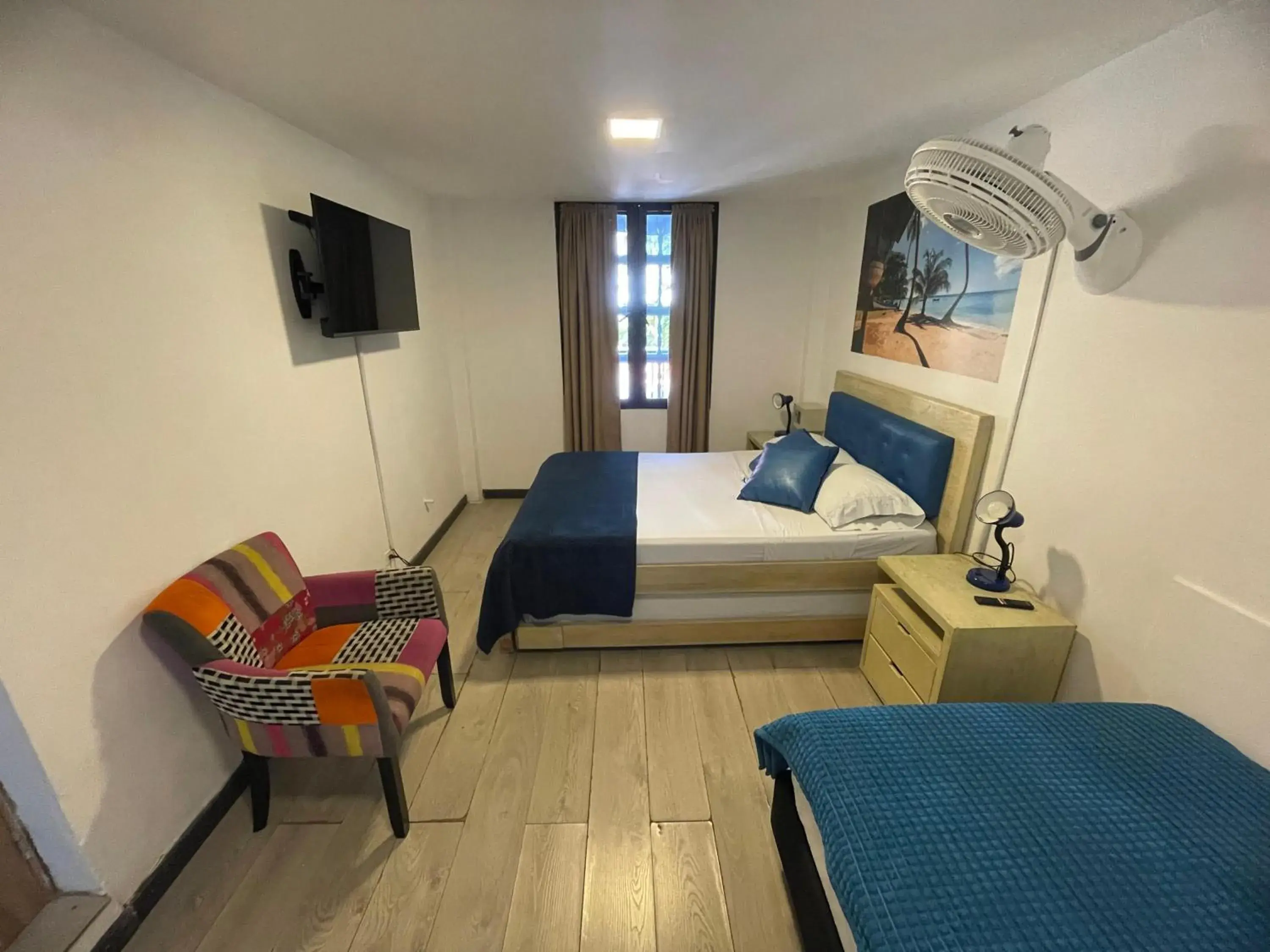 Classic Quadruple Room with private bathroom - single occupancy in Air Guest House - con Desayuno & Jacuzzi Social Classic Quadruple Room with private bathroom - single occupancy in Air Guest House - con Desayuno & Jacuzzi Social