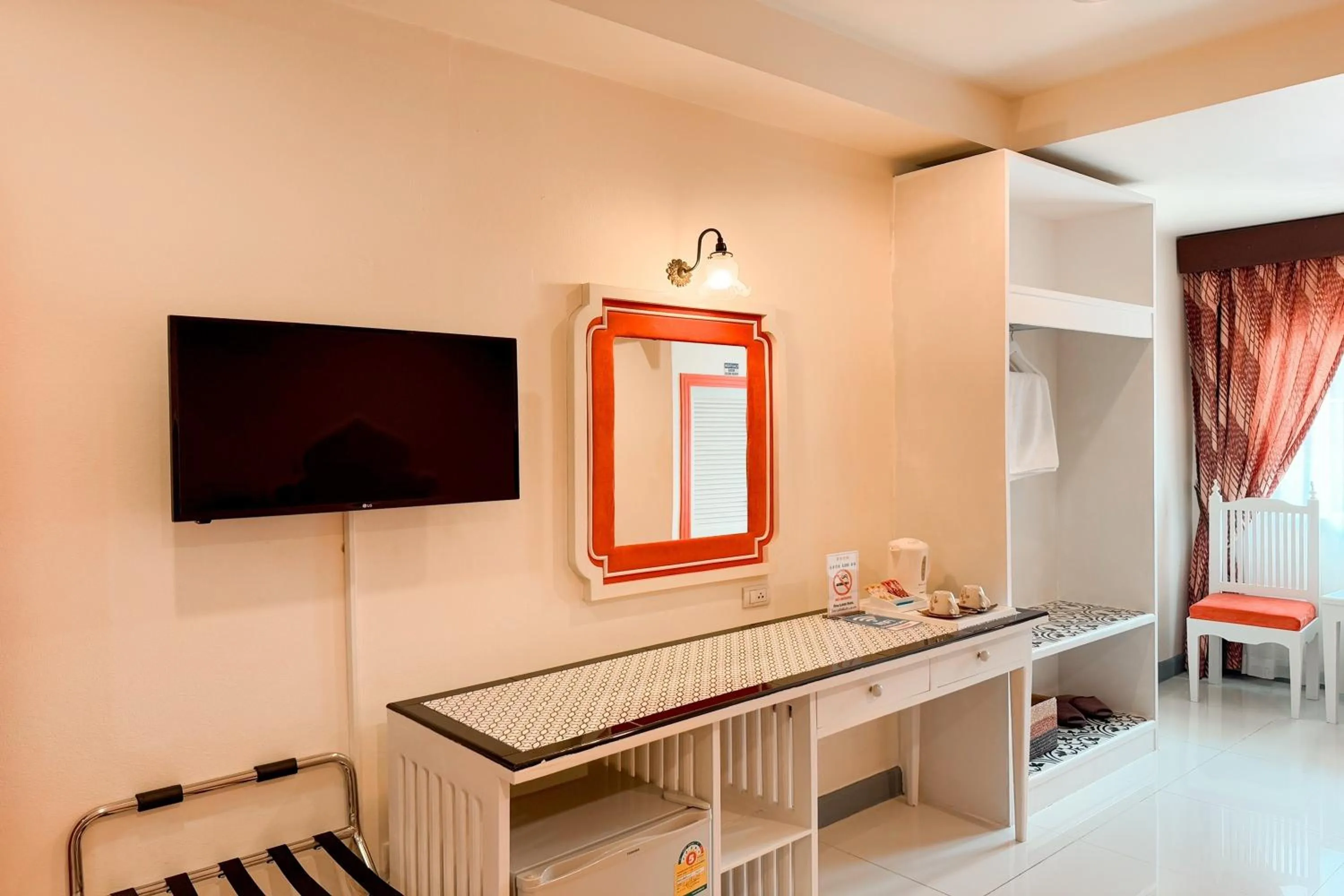 TV and multimedia in Rasa Boutique Hotel Chiang Rai