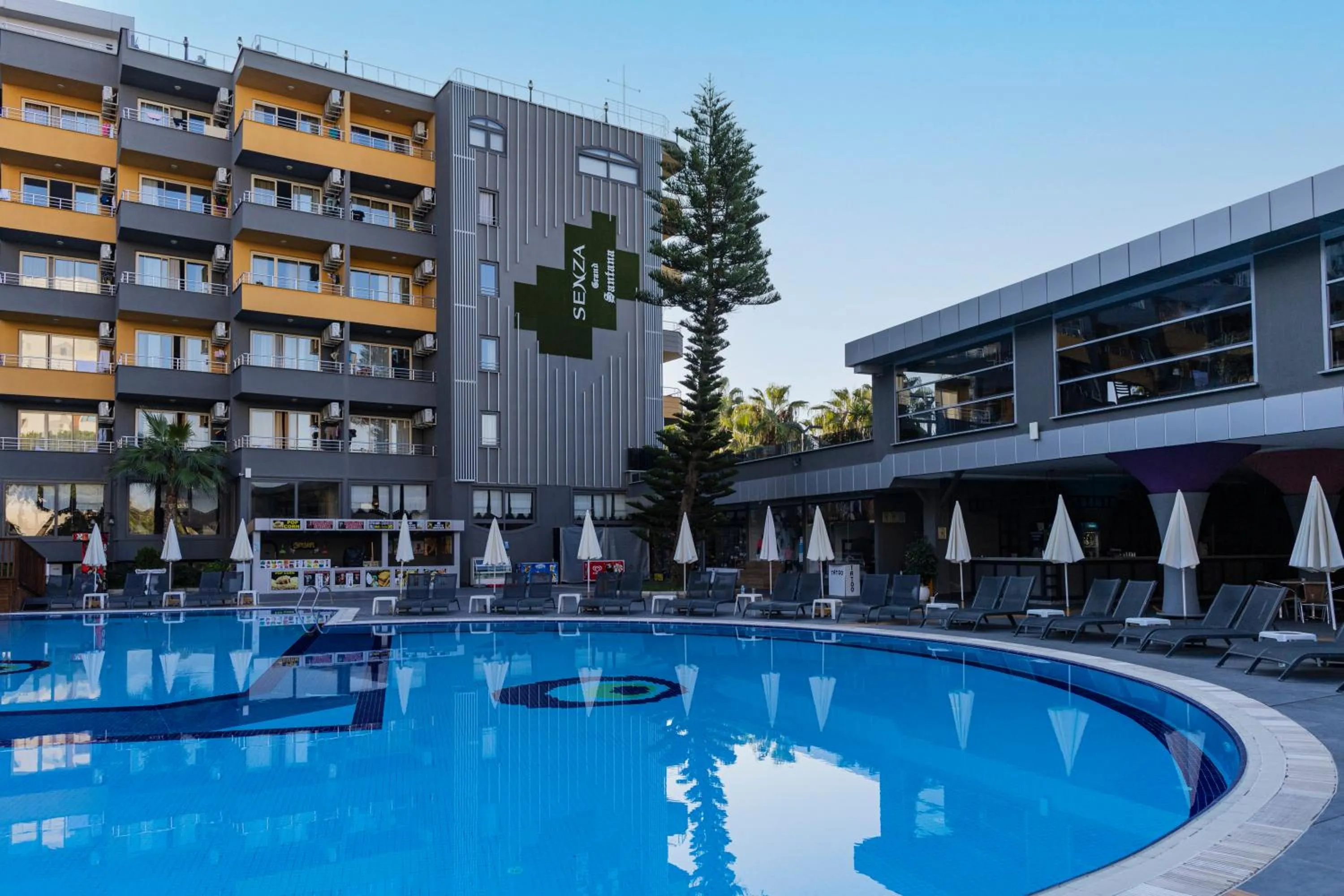 Pool view in Senza Grand Santana Hotel - Ultra All Inclusive