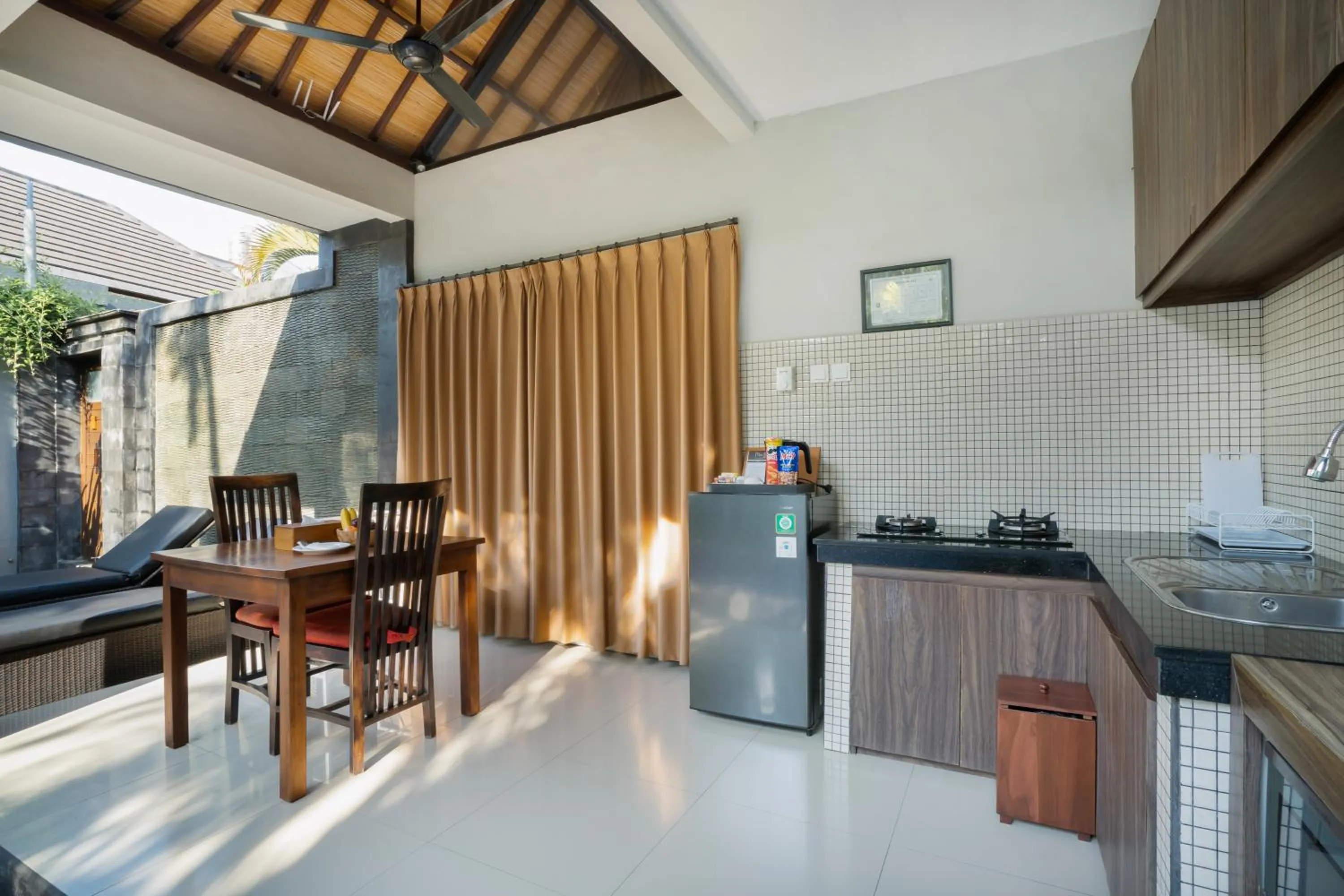 Kitchen or kitchenette in Samaja Beachside Villas