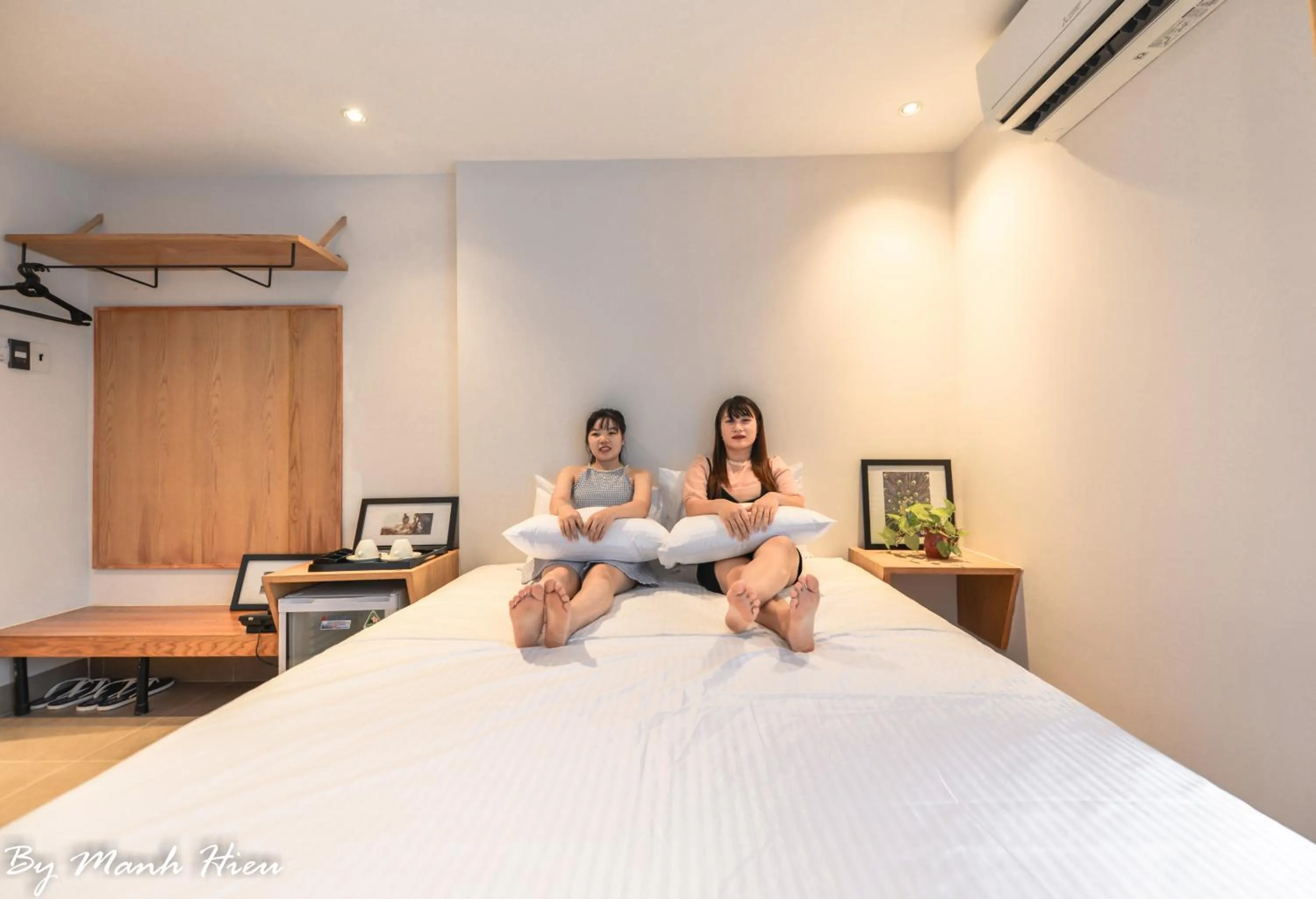 Guests, Bed in Mojzo Inn Boutique Hotel