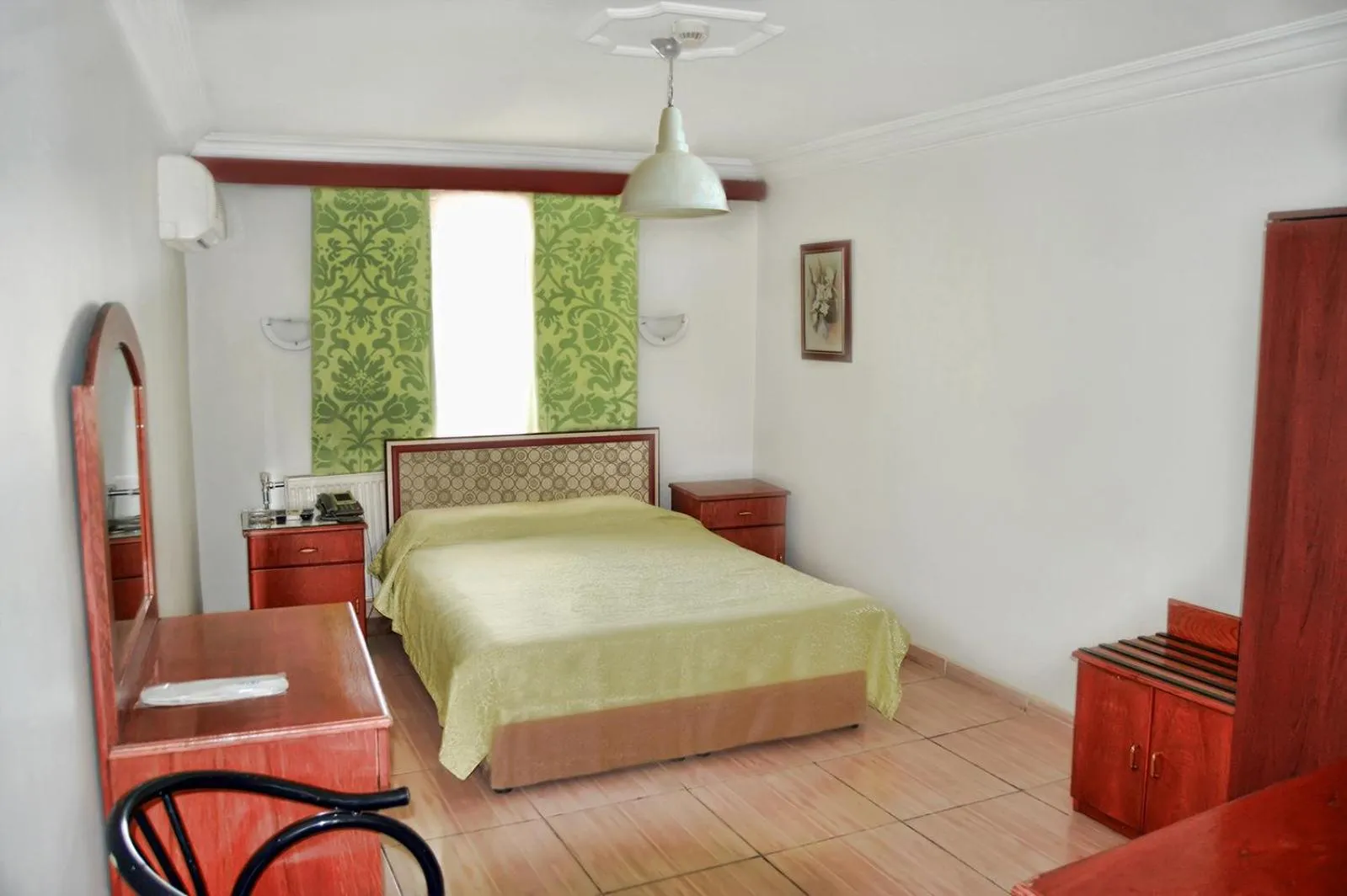 Day, Bed in Yunus Hotel