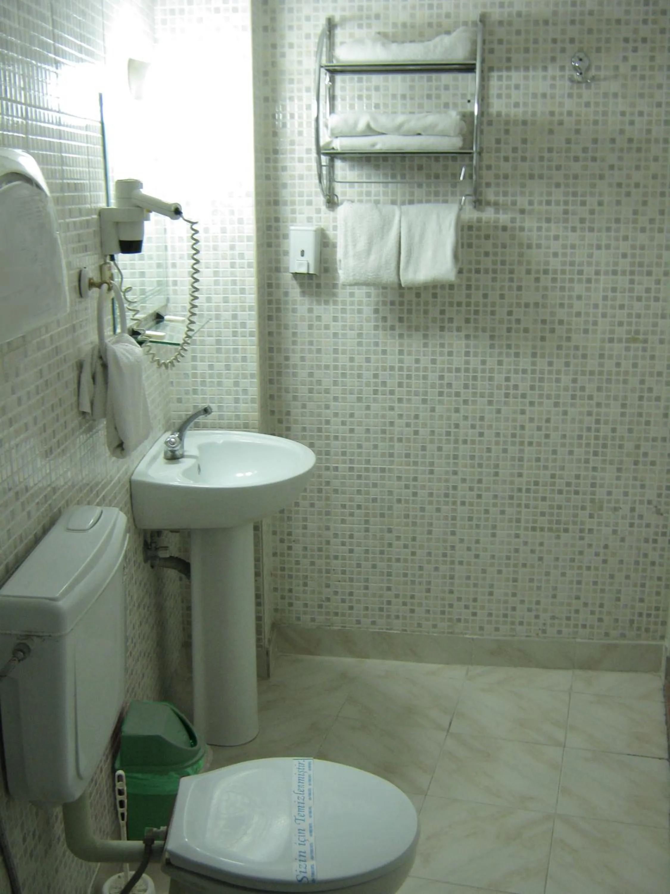 Bathroom in Yunus Hotel