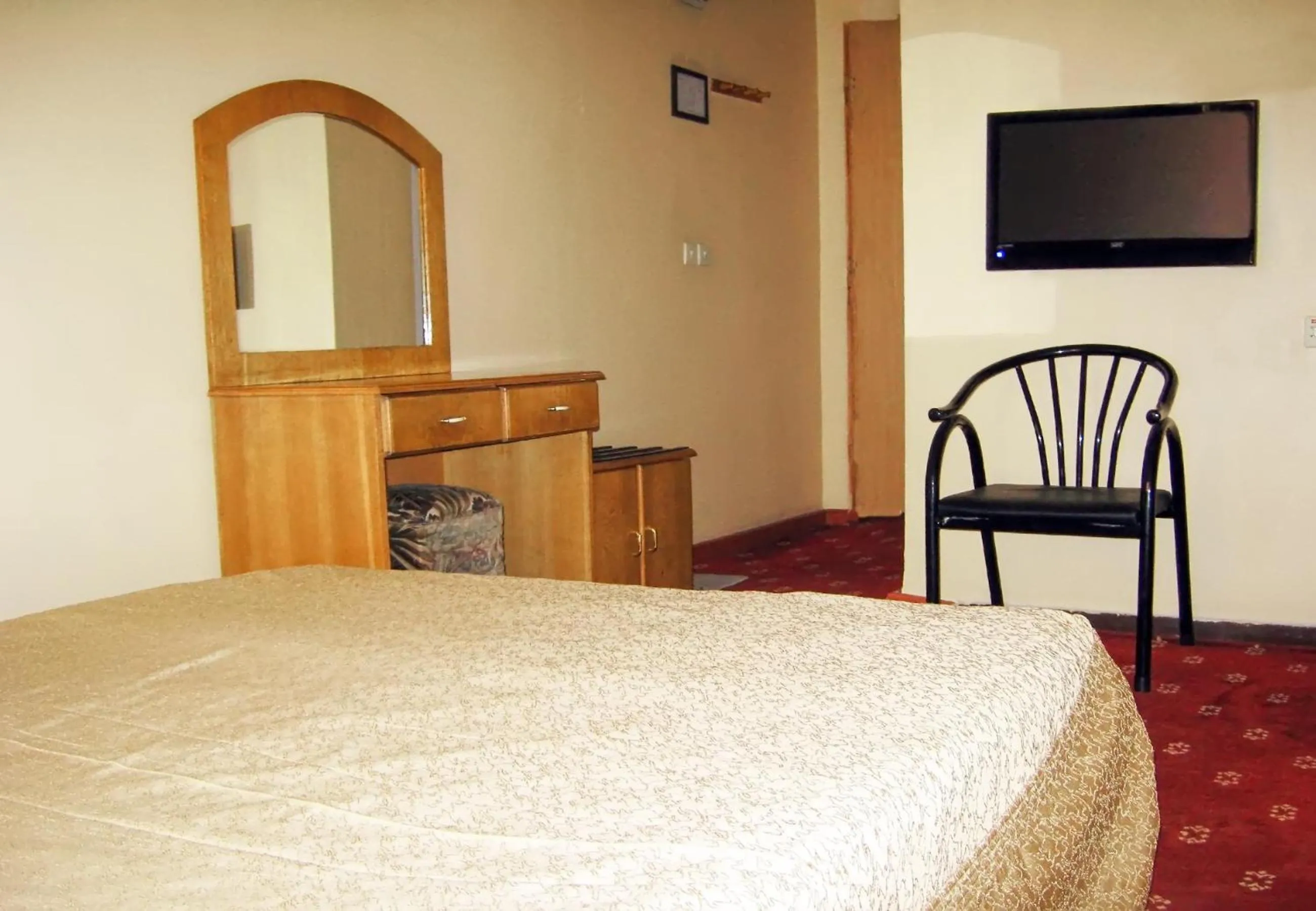 Photo of the whole room, Bed in Yunus Hotel