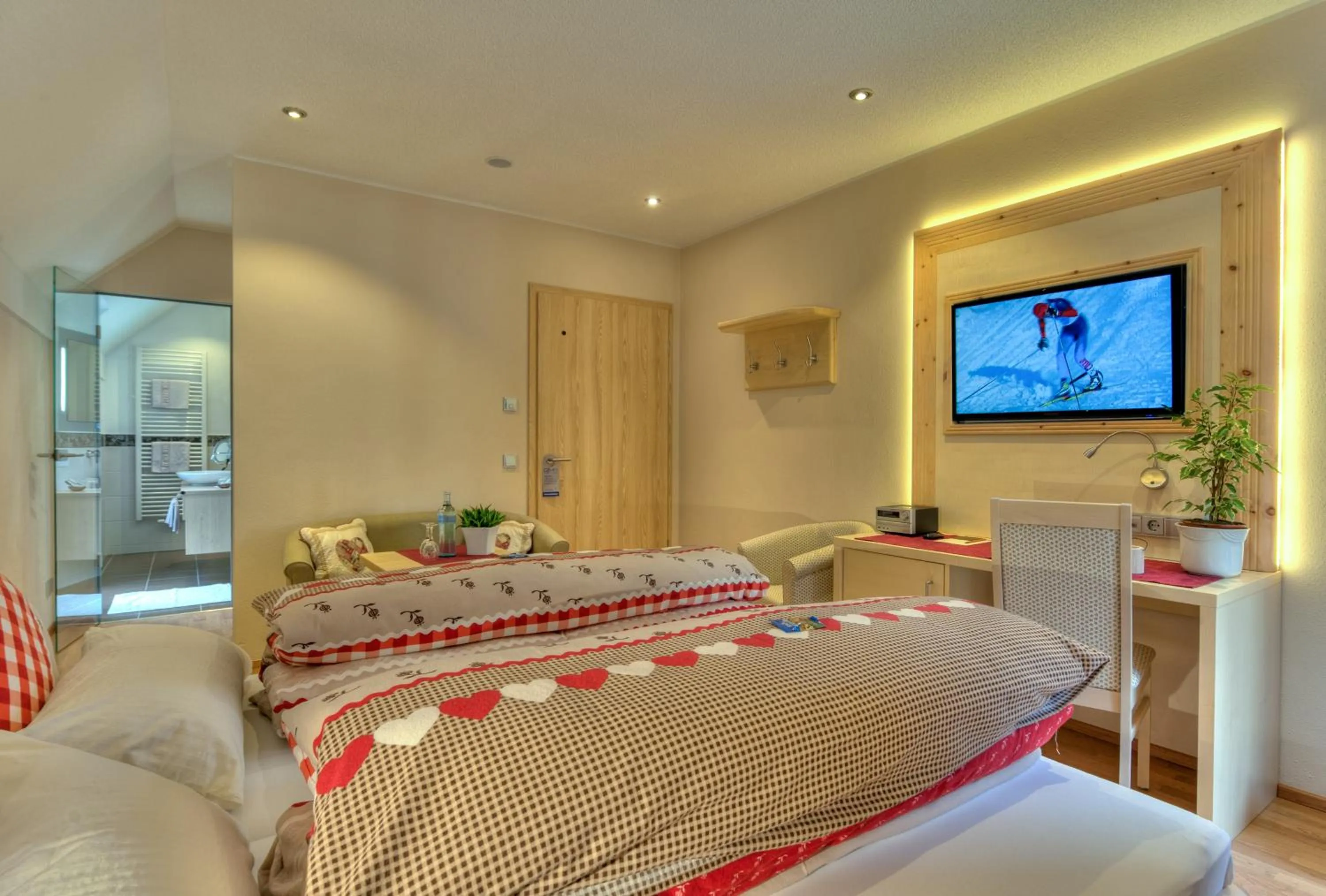 Bedroom, Bed in Landhotel Zum Goldenen Kreuz