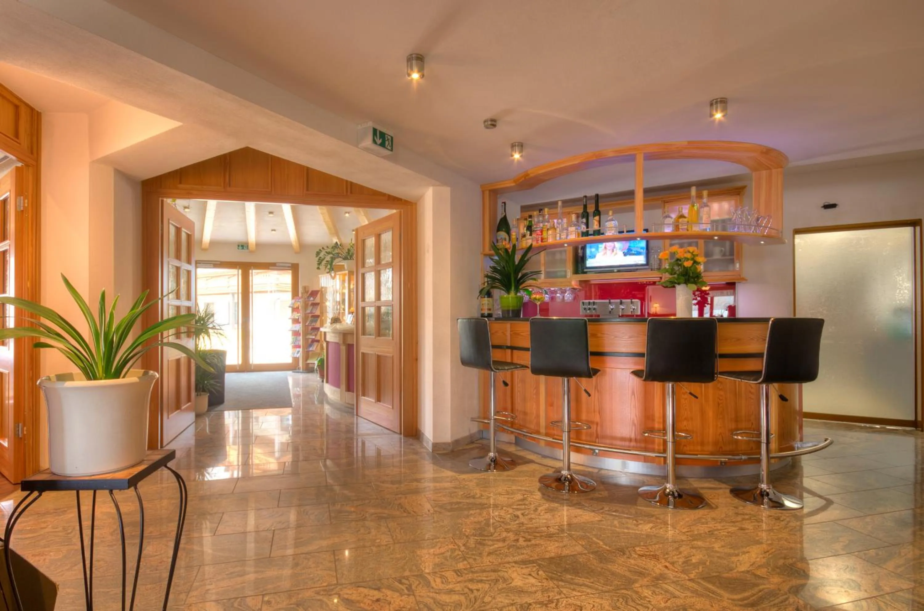 Lounge or bar in Landhotel Zum Goldenen Kreuz