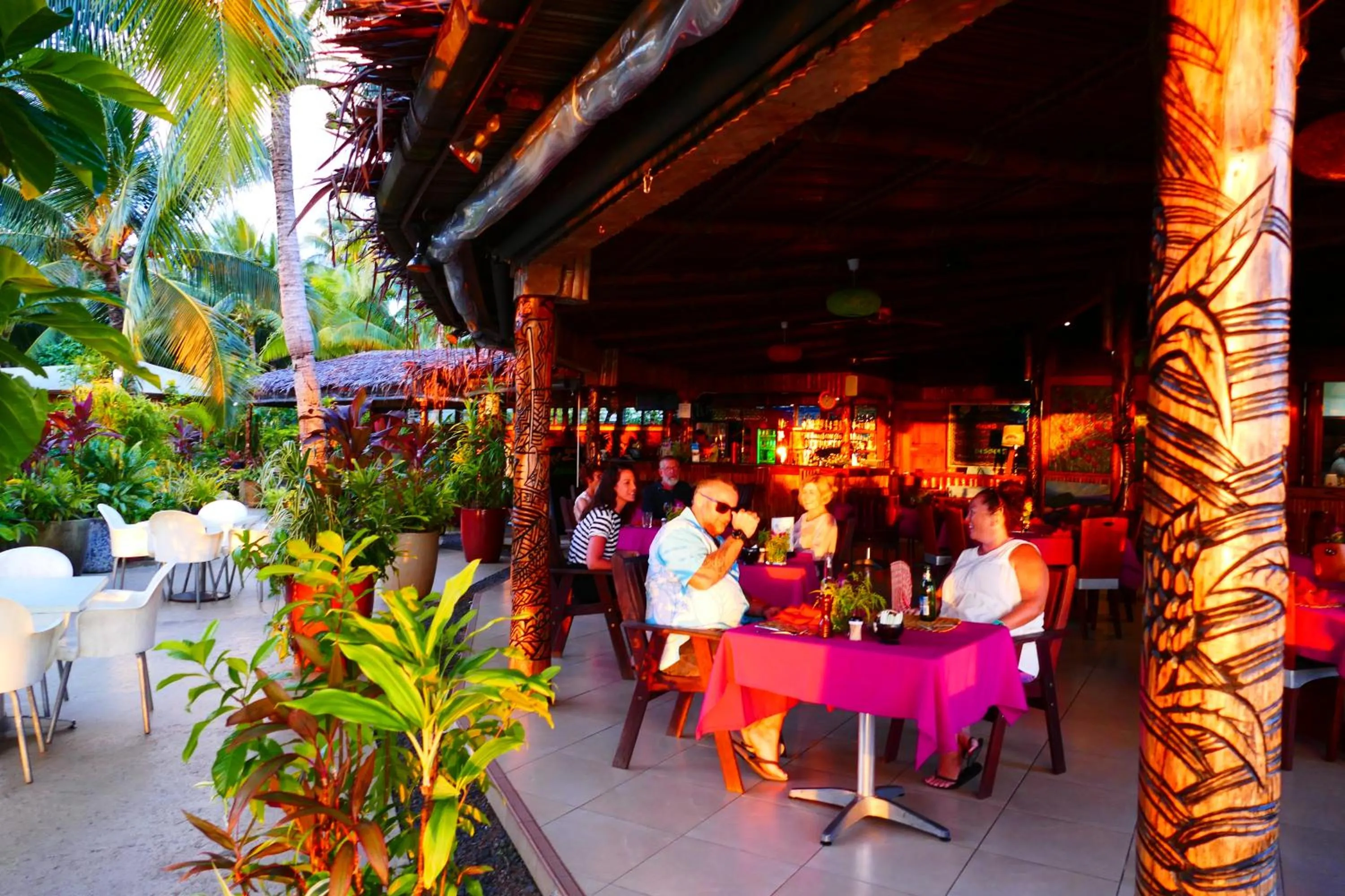 Restaurant/places to eat in Le Vasa Resort