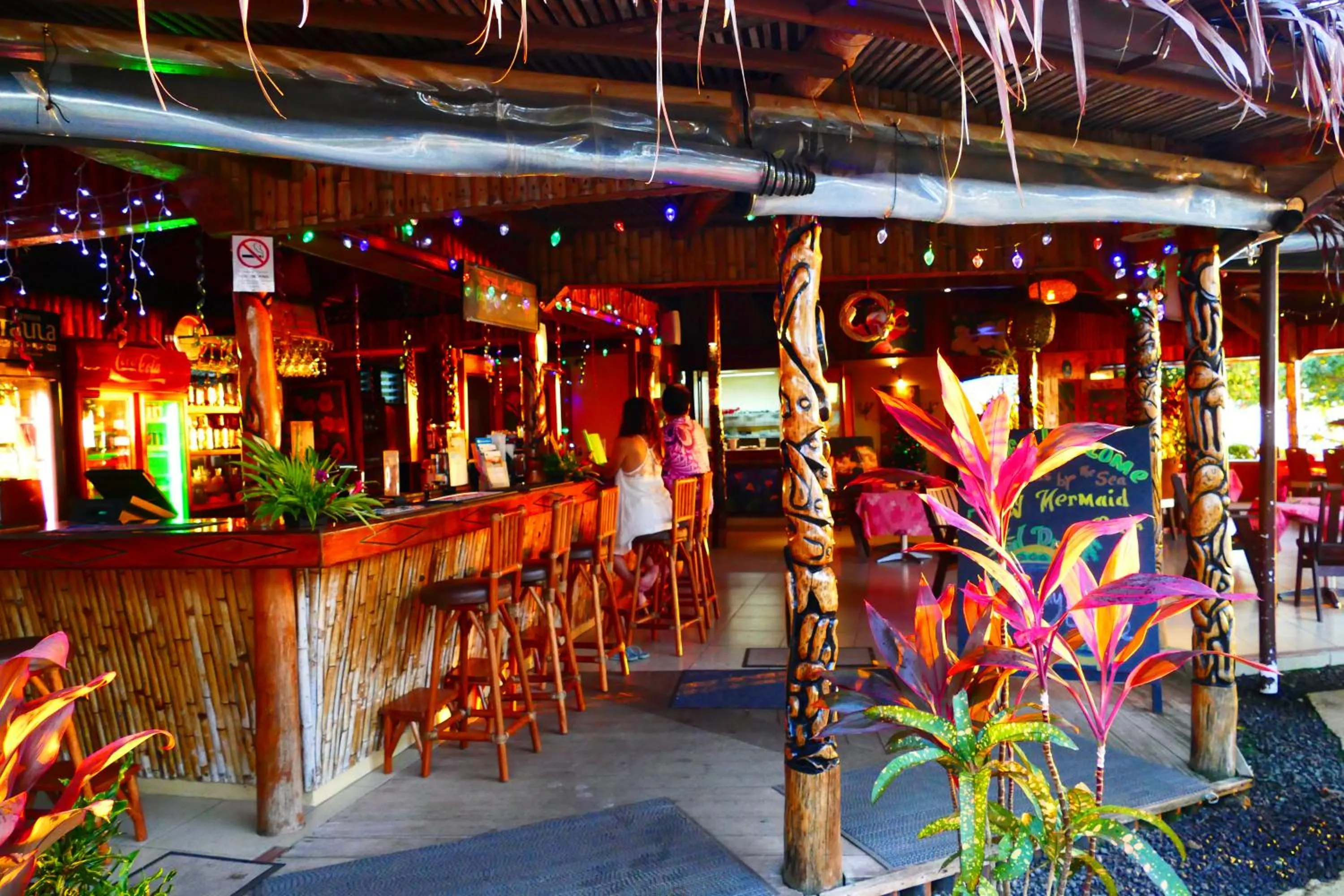 Restaurant/places to eat in Le Vasa Resort