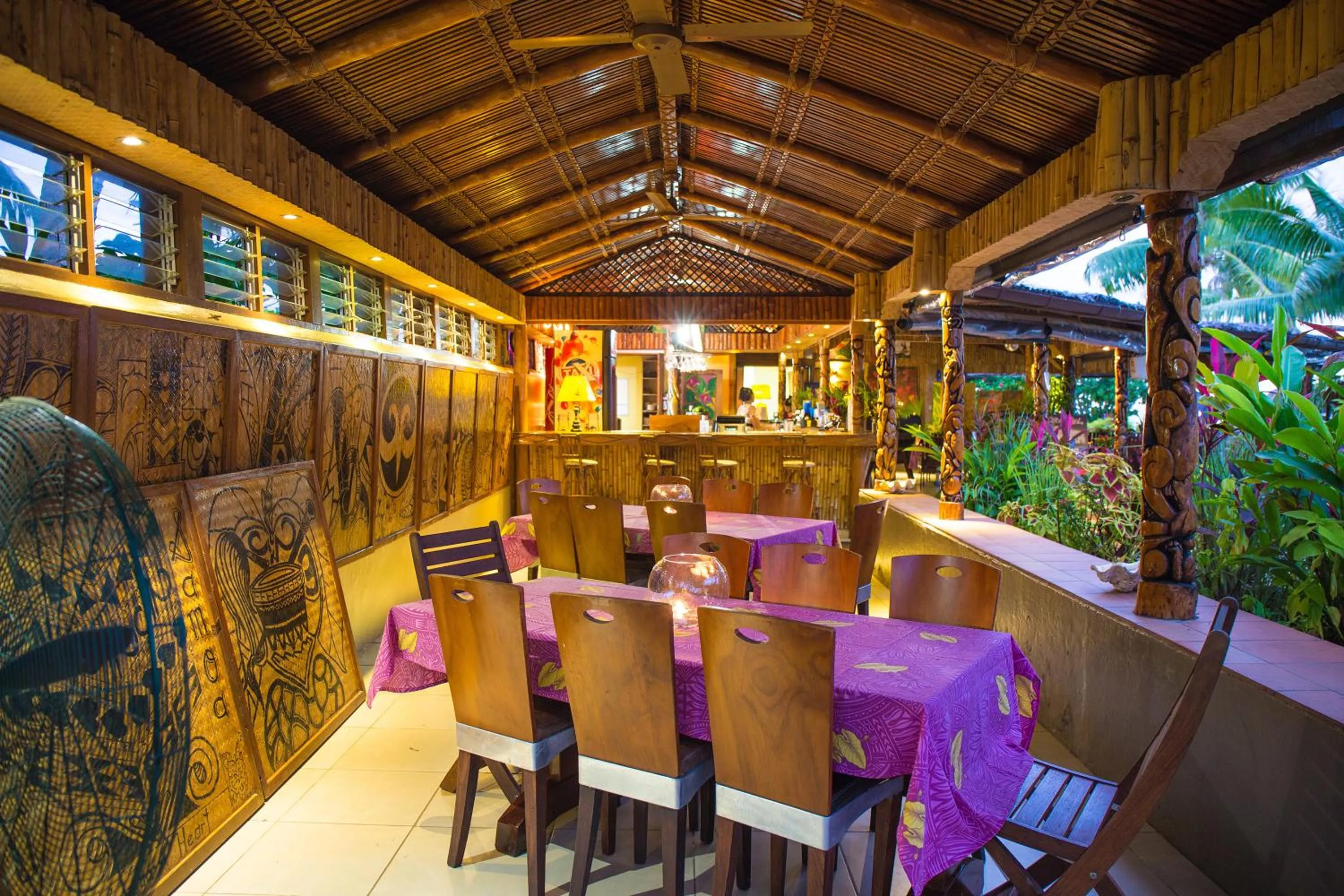 Restaurant/places to eat in Le Vasa Resort