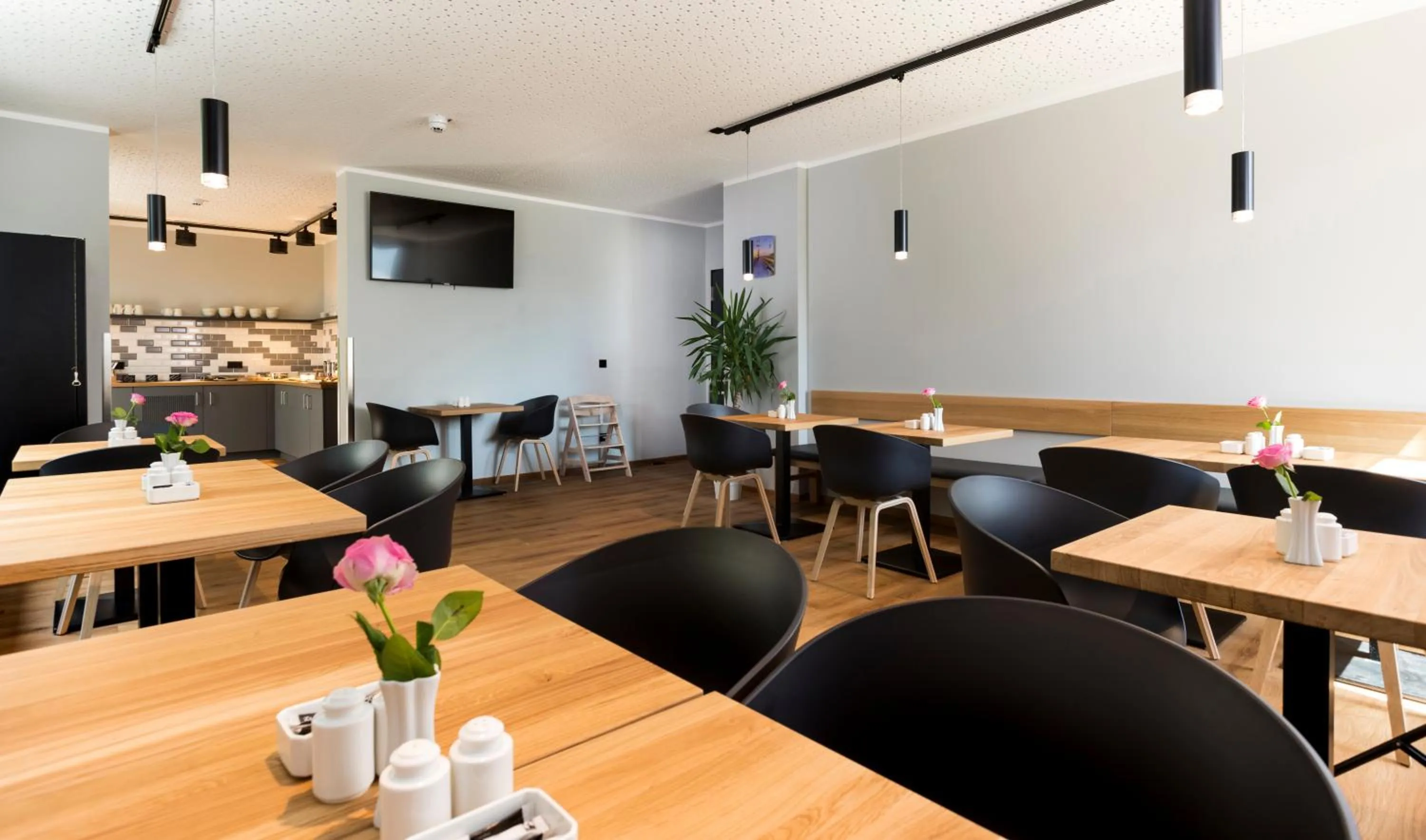 Restaurant/places to eat in mk hotel eschborn