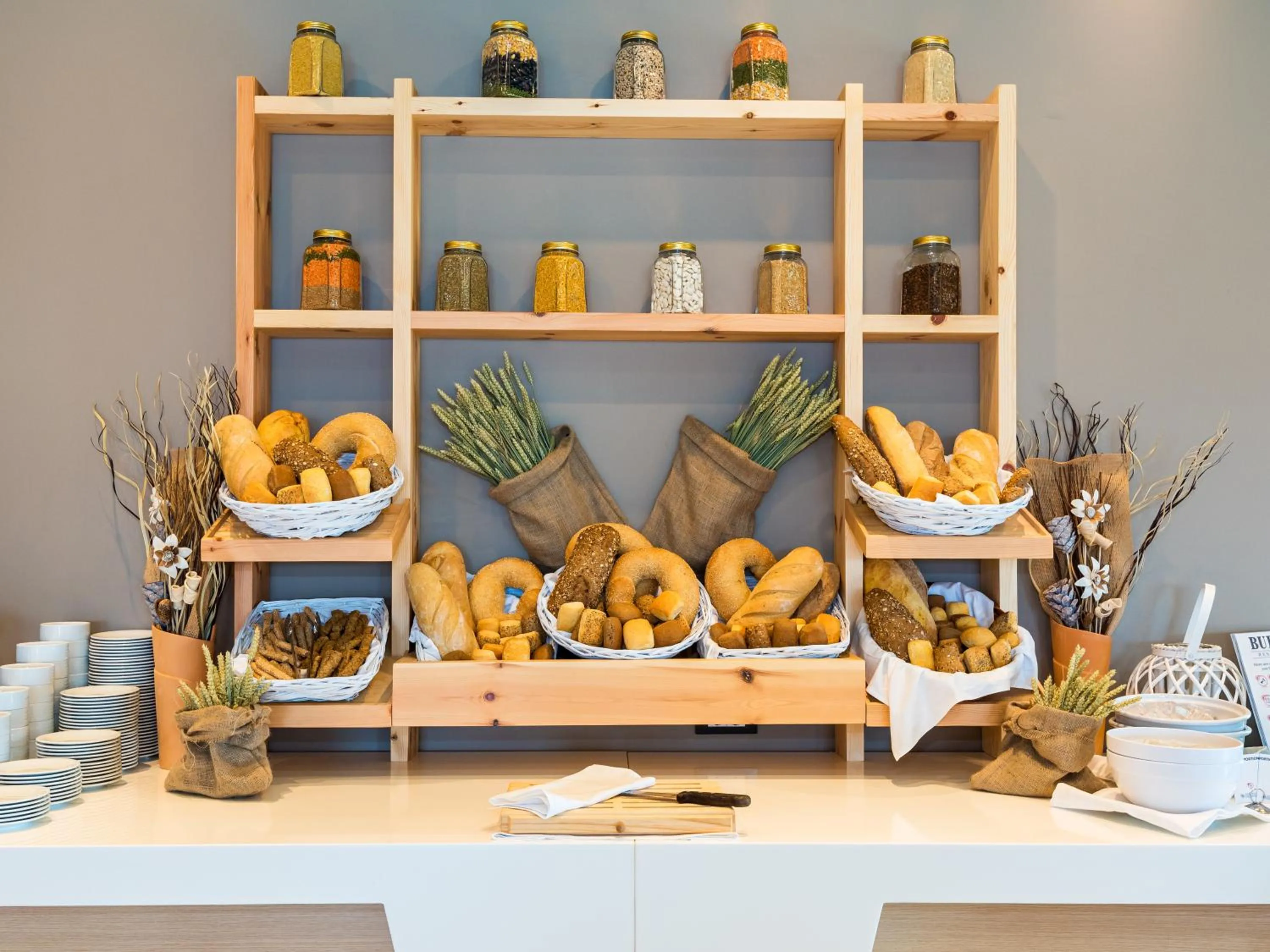 Meals in Solimar Aquamarine Resort