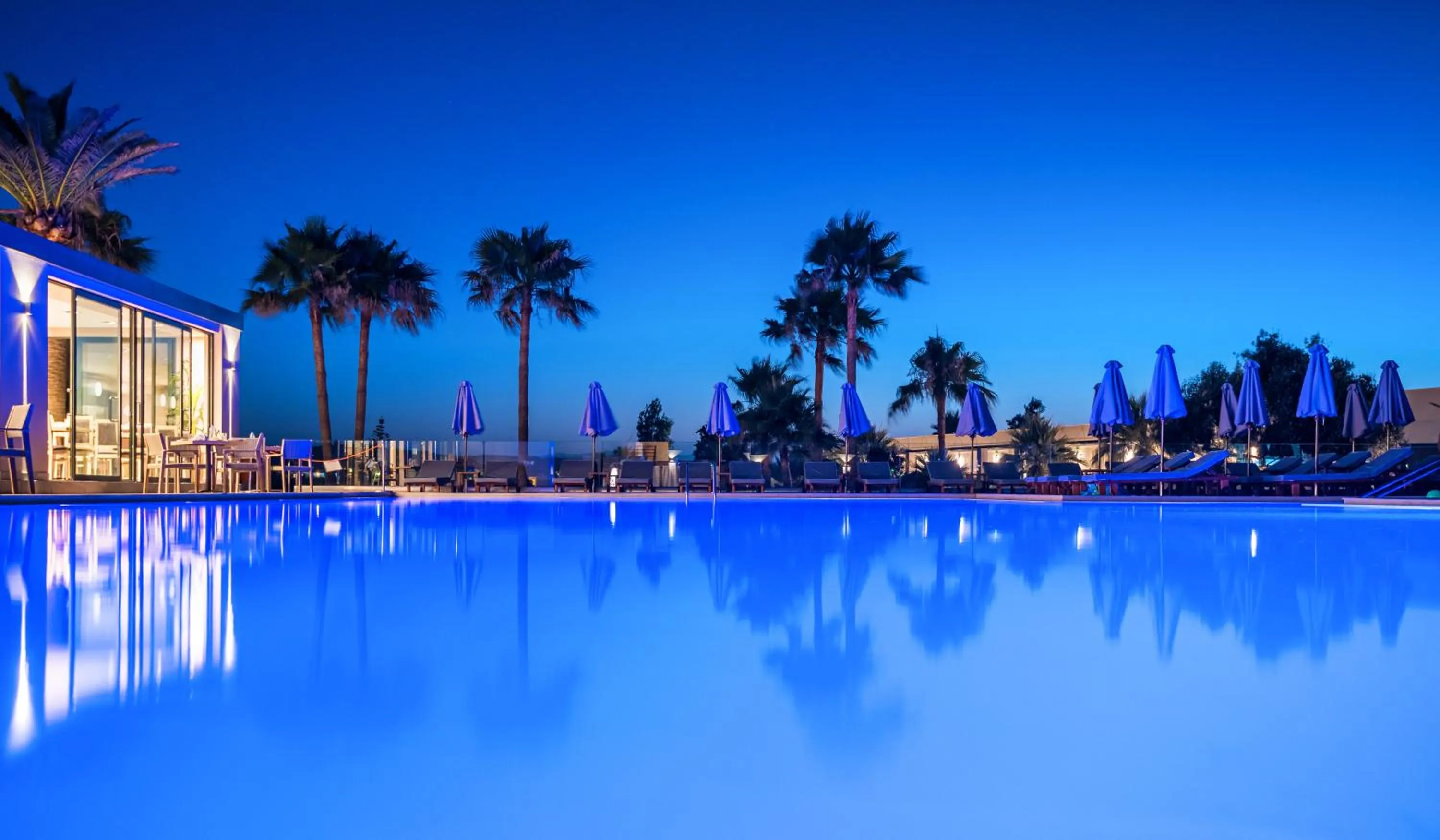 Swimming pool in Solimar Aquamarine Resort