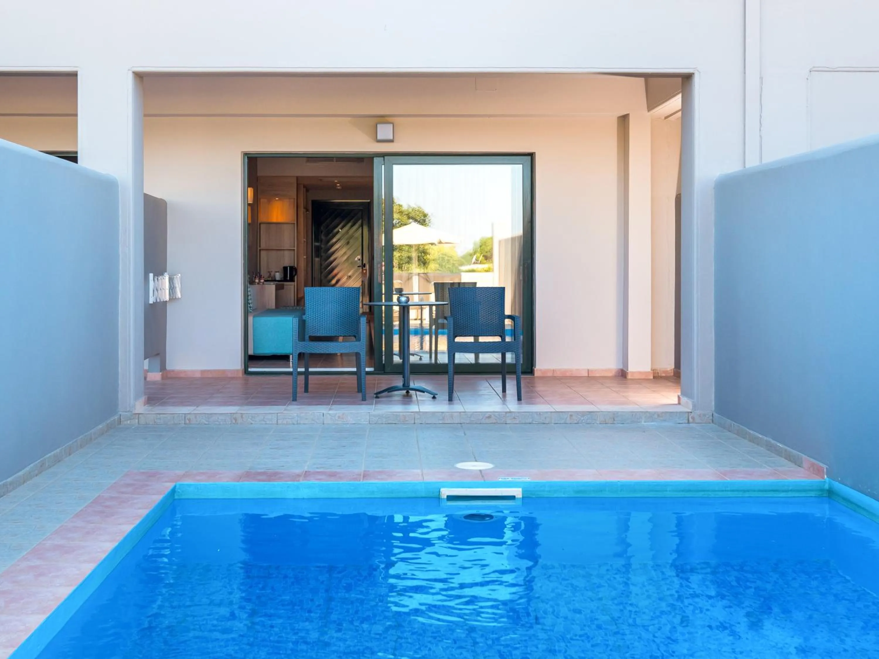 Swimming pool in Solimar Aquamarine Resort