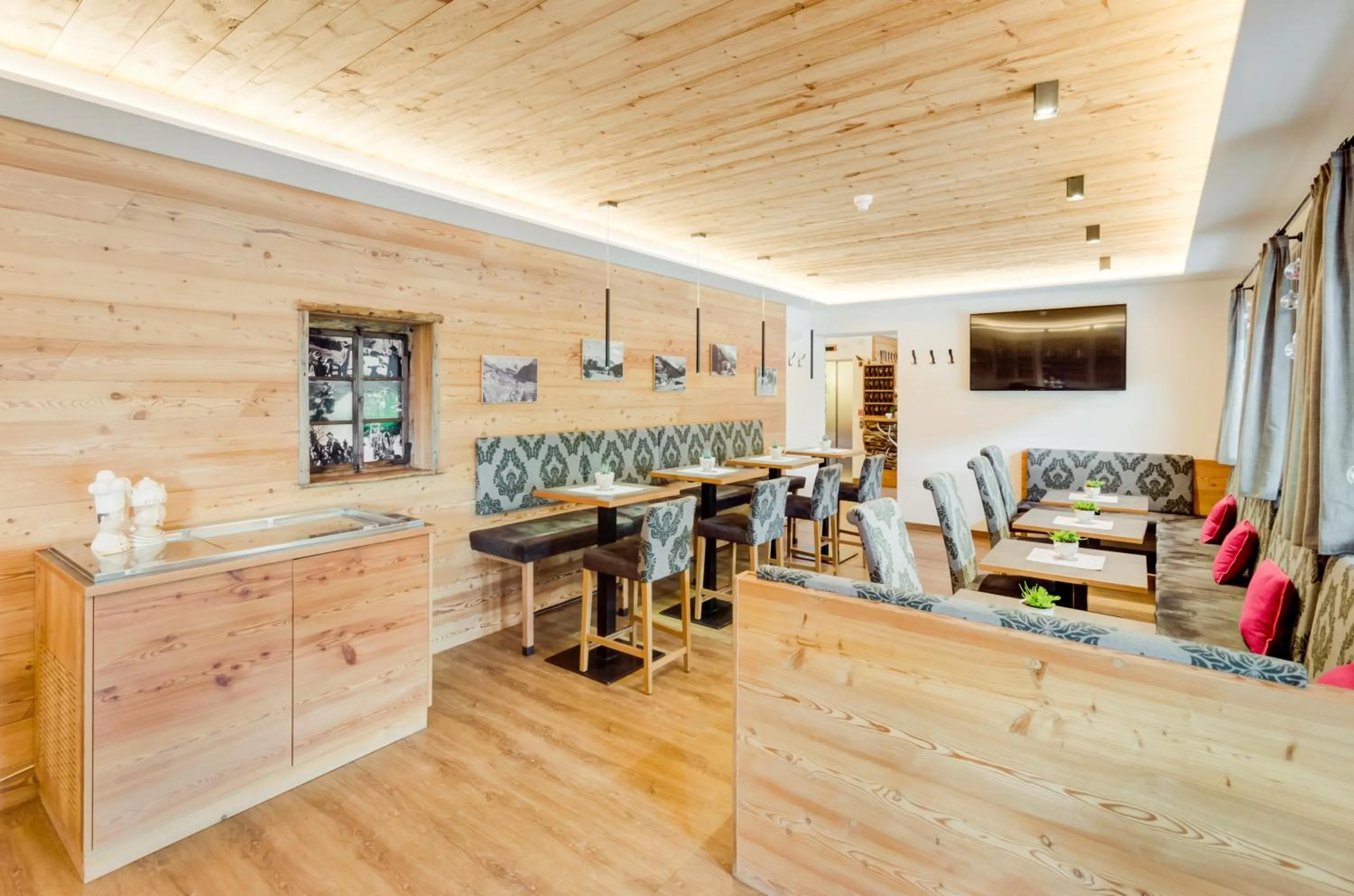 Lounge or bar in Hotel Jägerheim 3S