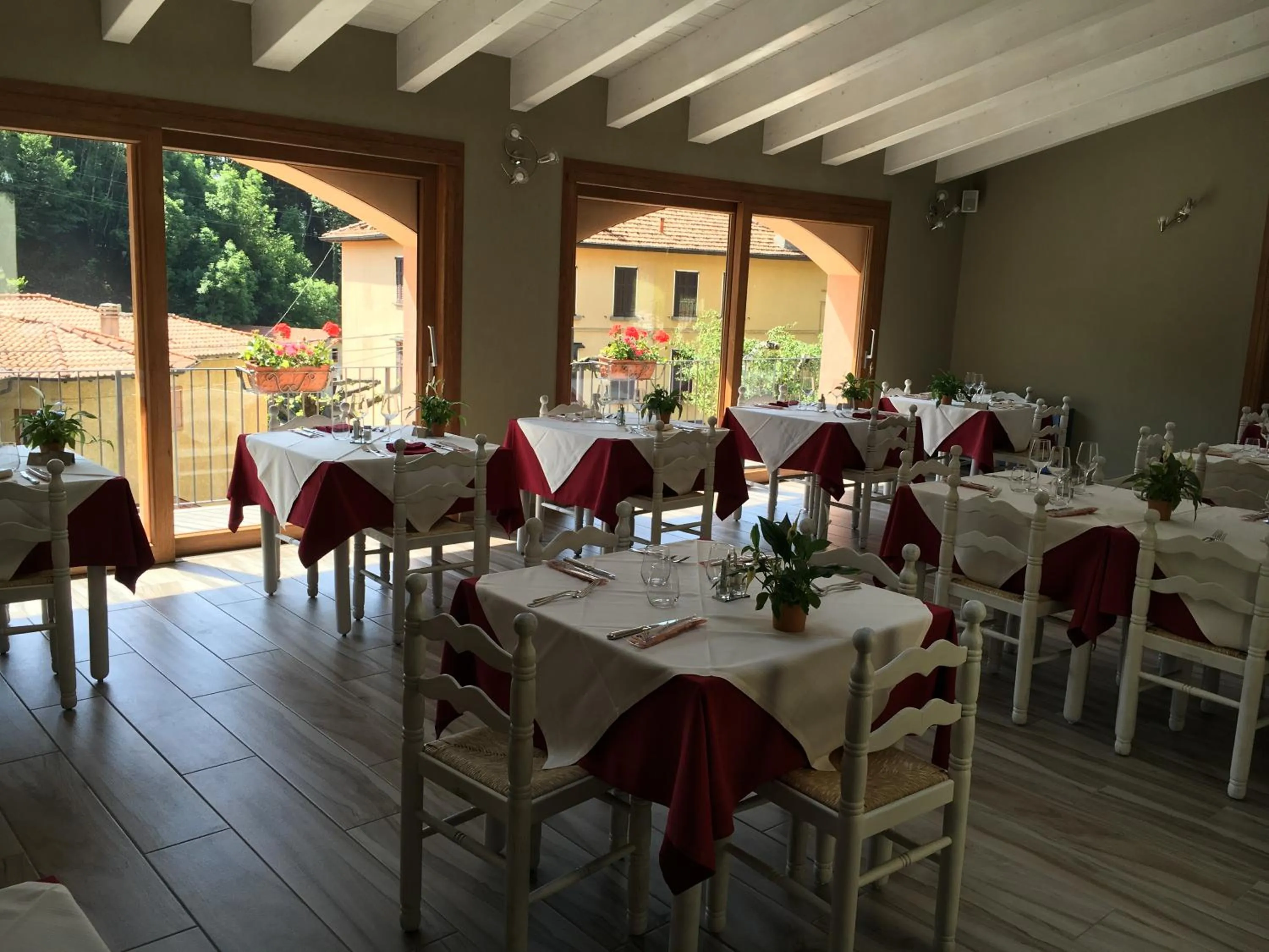 Restaurant/places to eat in Albergo Breglia