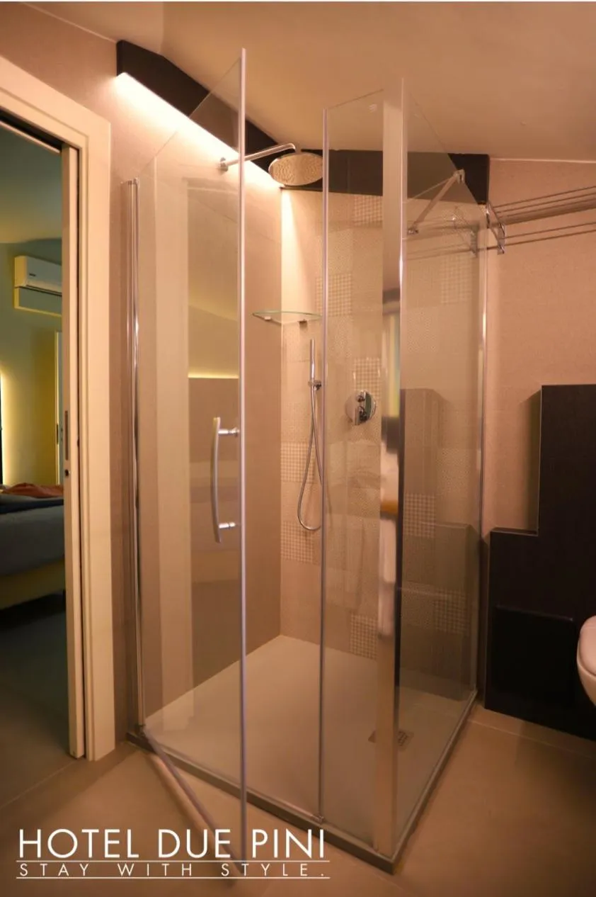 Shower in Hotel Due Pini