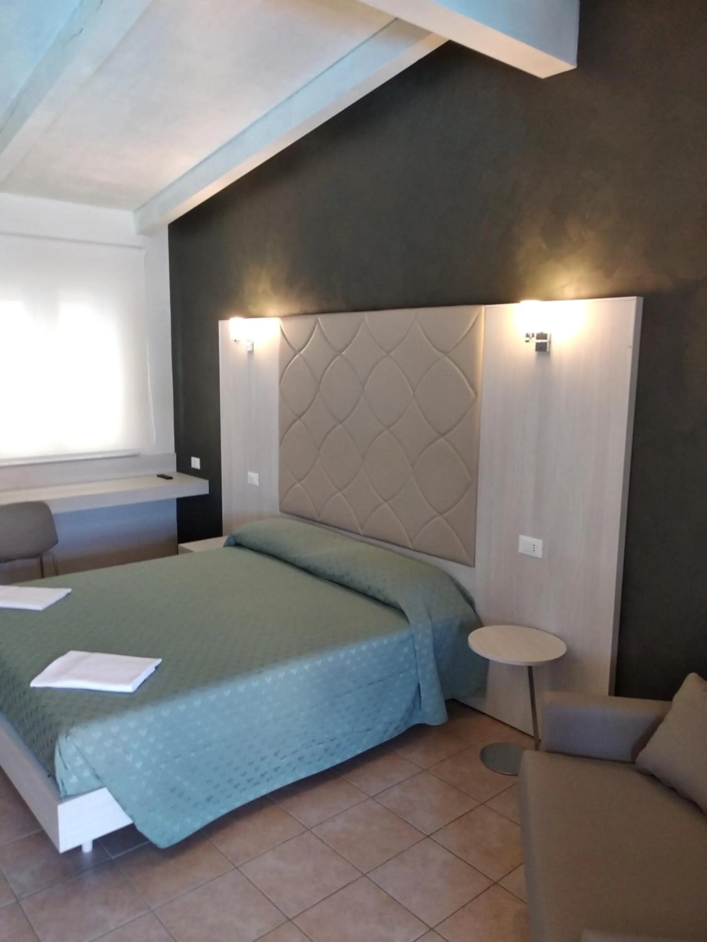 Photo of the whole room, Bed in Villaggio Verde Cupra