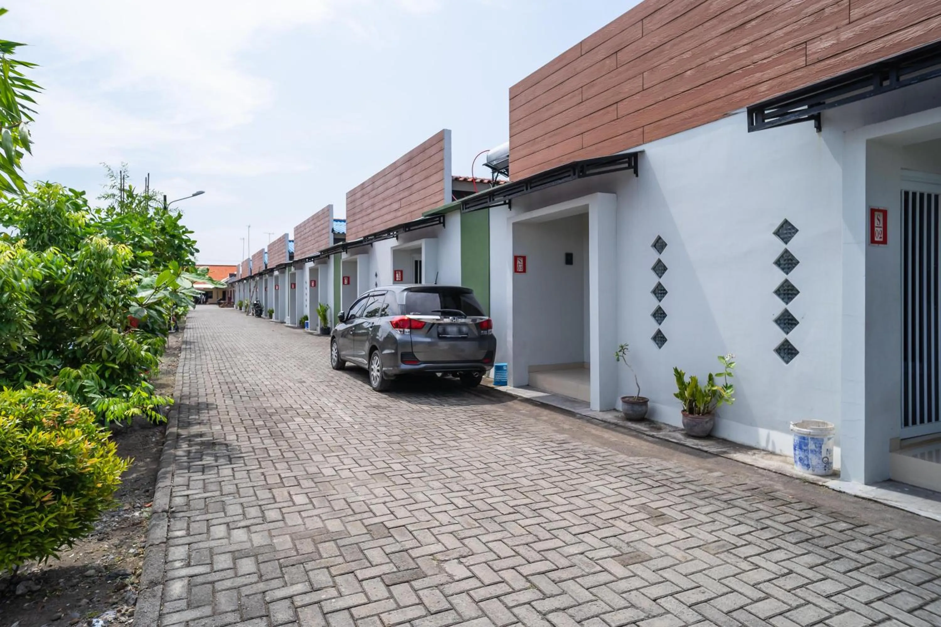 Parking in Sitiinggil Syariah RedPartner
