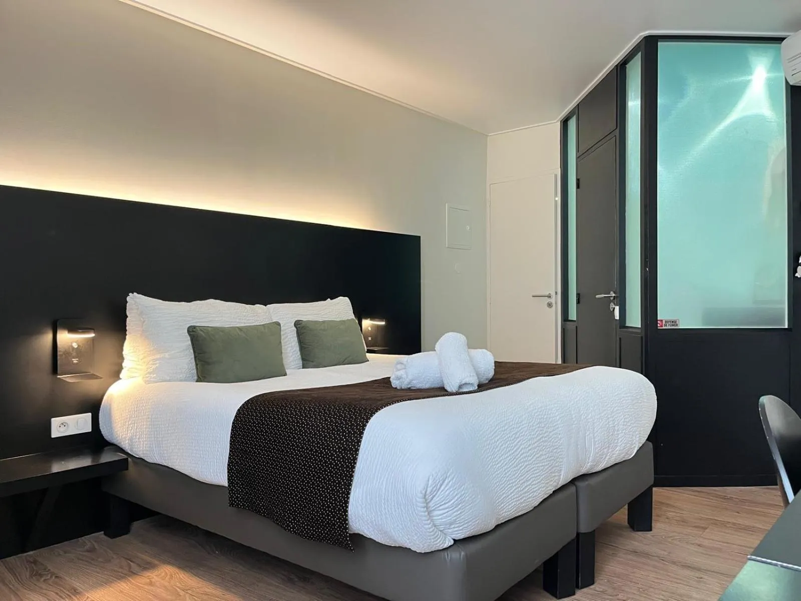 Bed in HOTEL & SPA Le Renard Centre