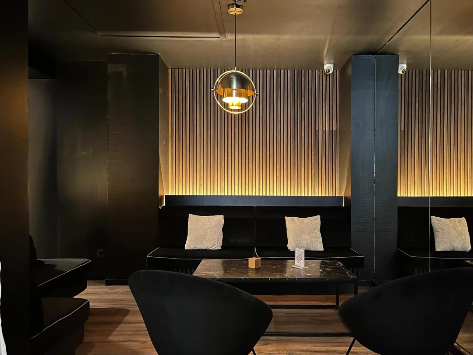 Lounge or bar in HOTEL & SPA Le Renard Centre