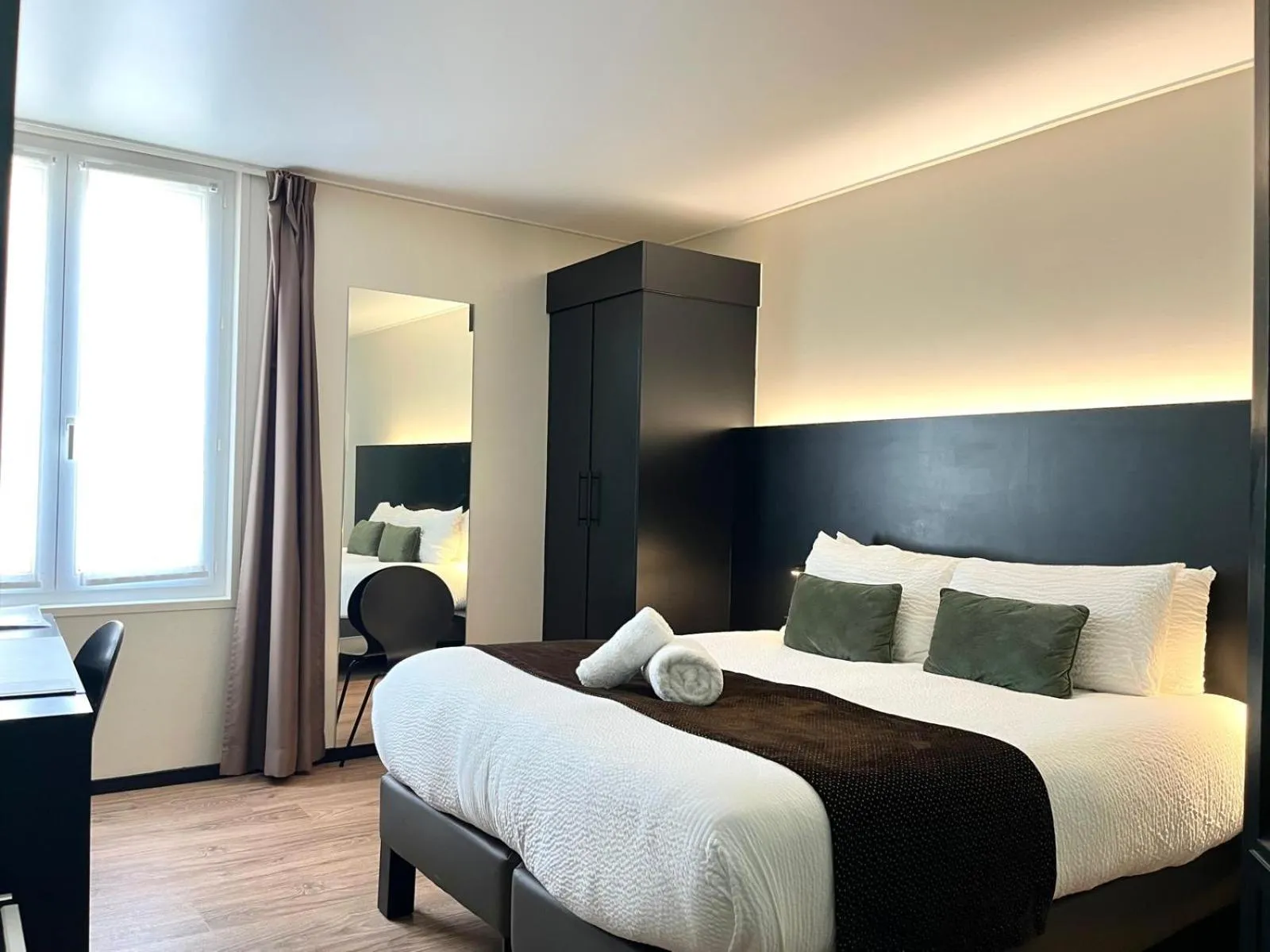 Bed in HOTEL & SPA Le Renard Centre