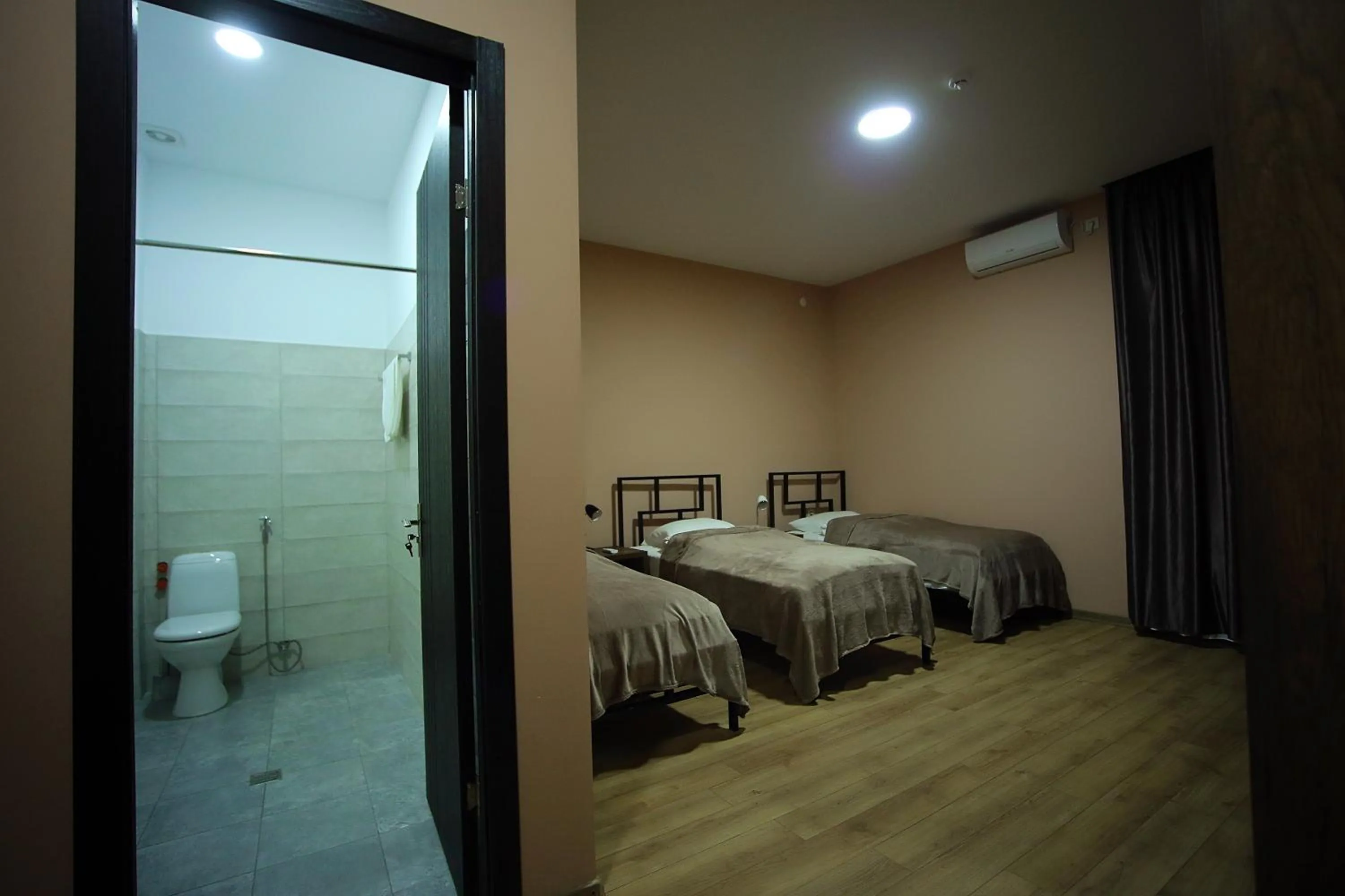 Bathroom, Bed in Hotel AGUNA