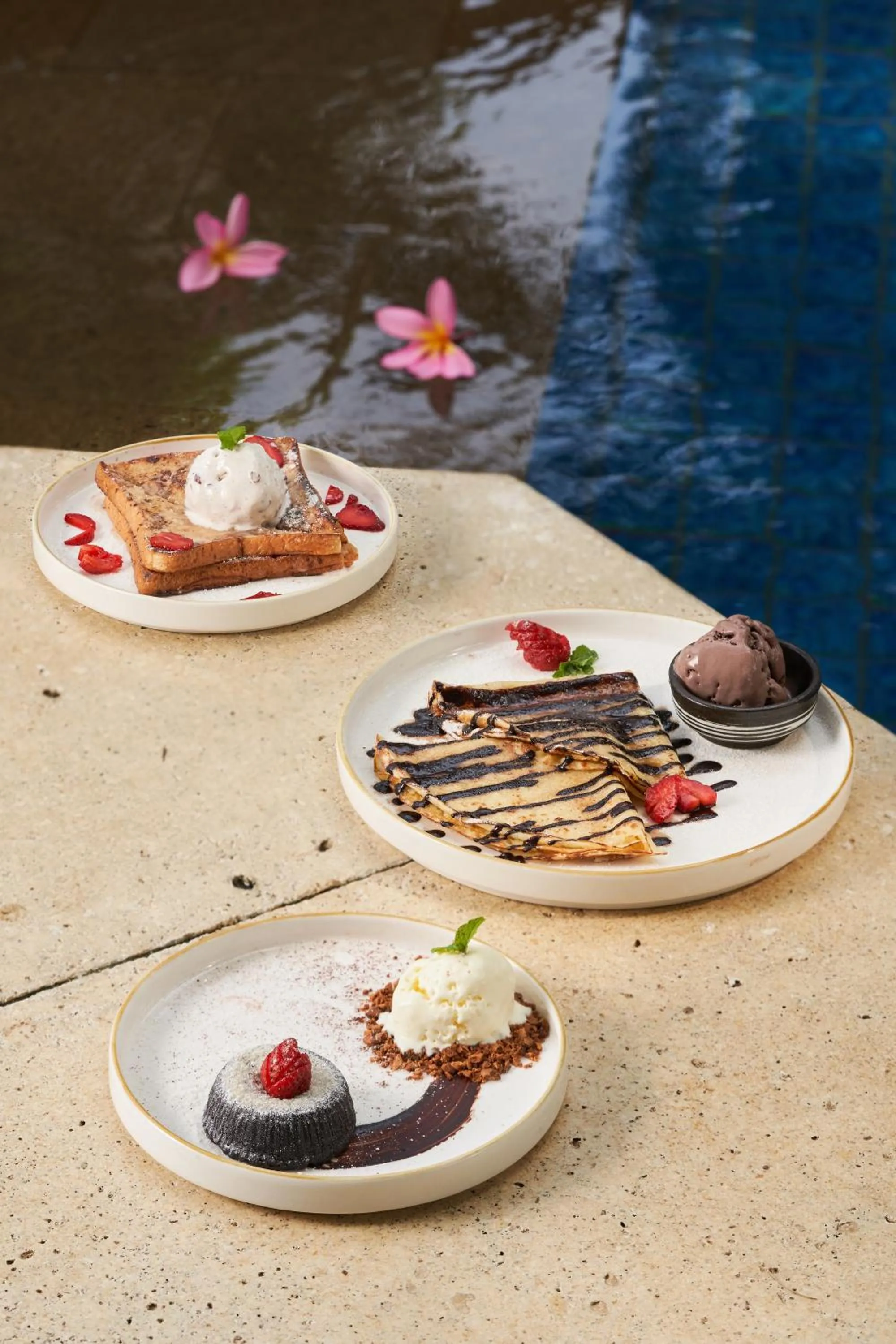 Restaurant/places to eat in Coconut Lodge Resort