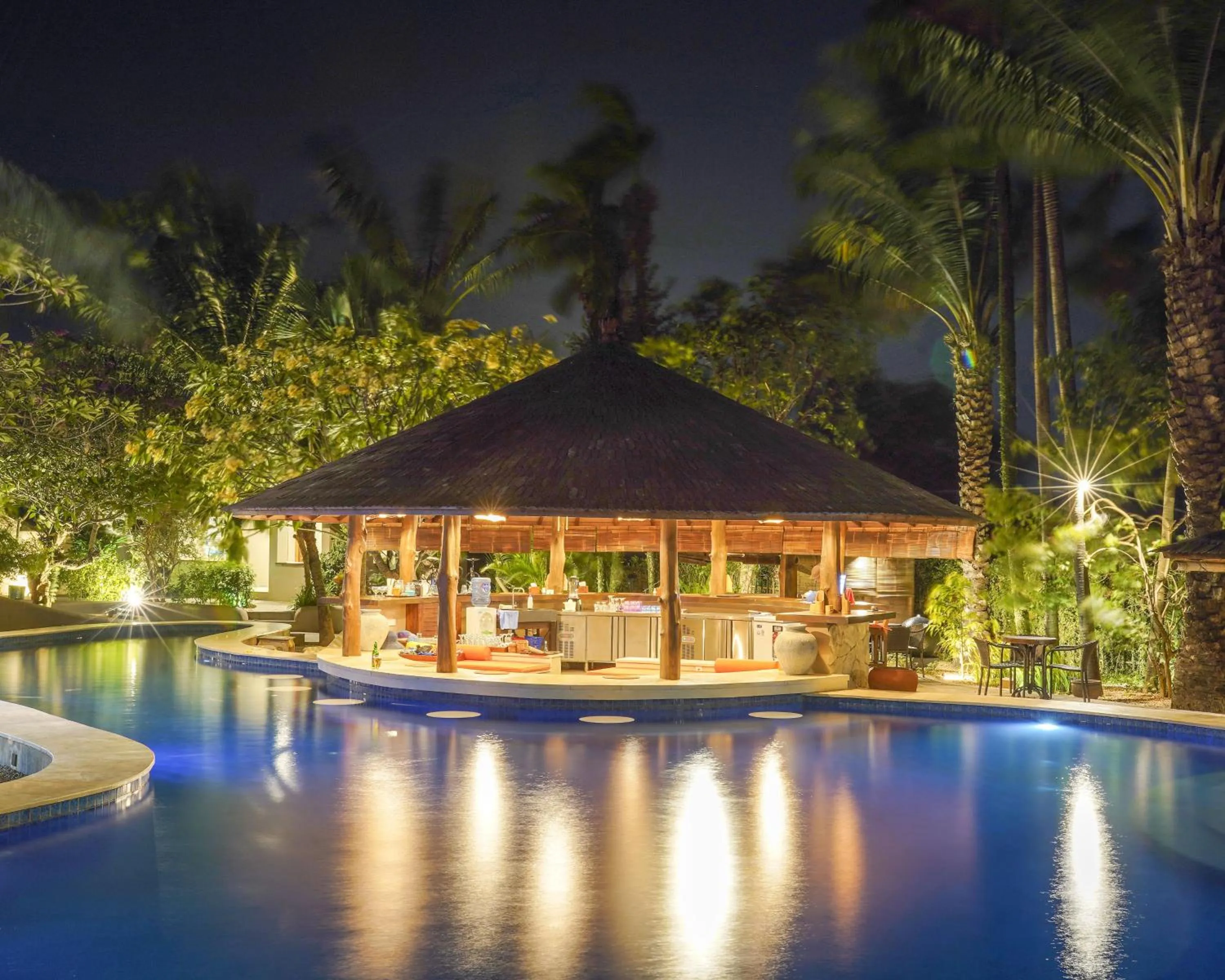 Swimming pool in Coconut Lodge Resort