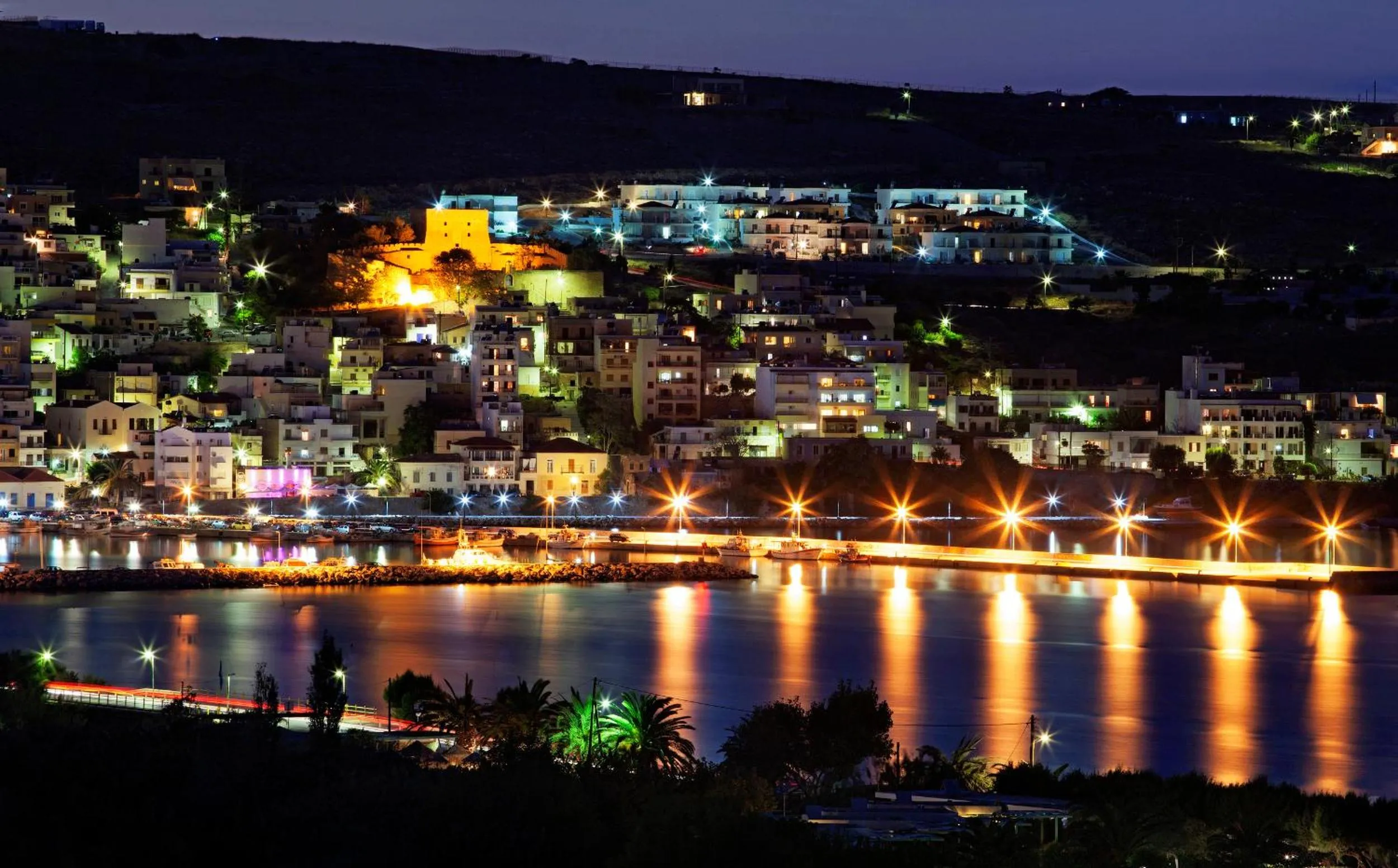 Minos Apartments & Studios