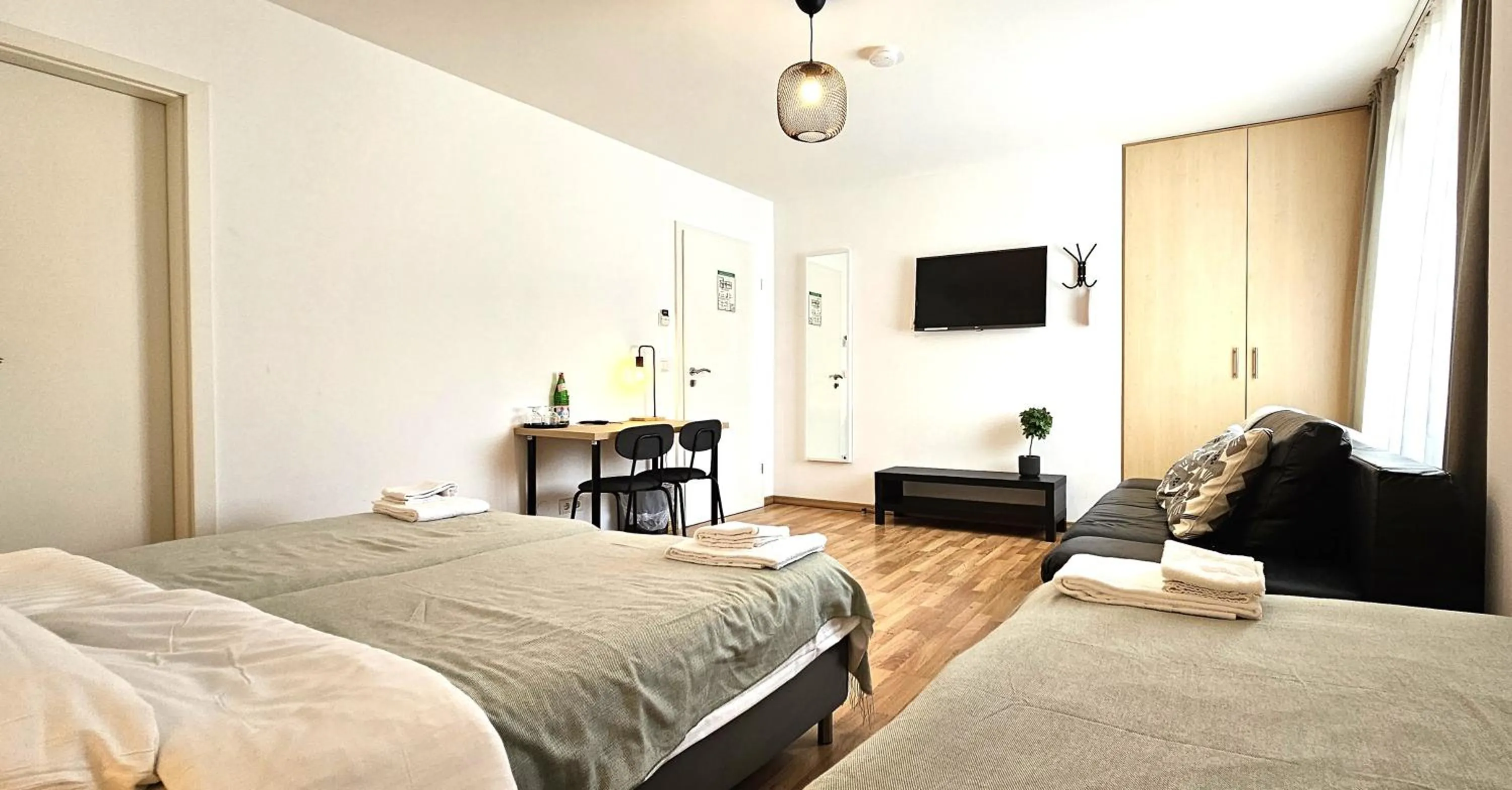 Bed in Airport Messe Hotel