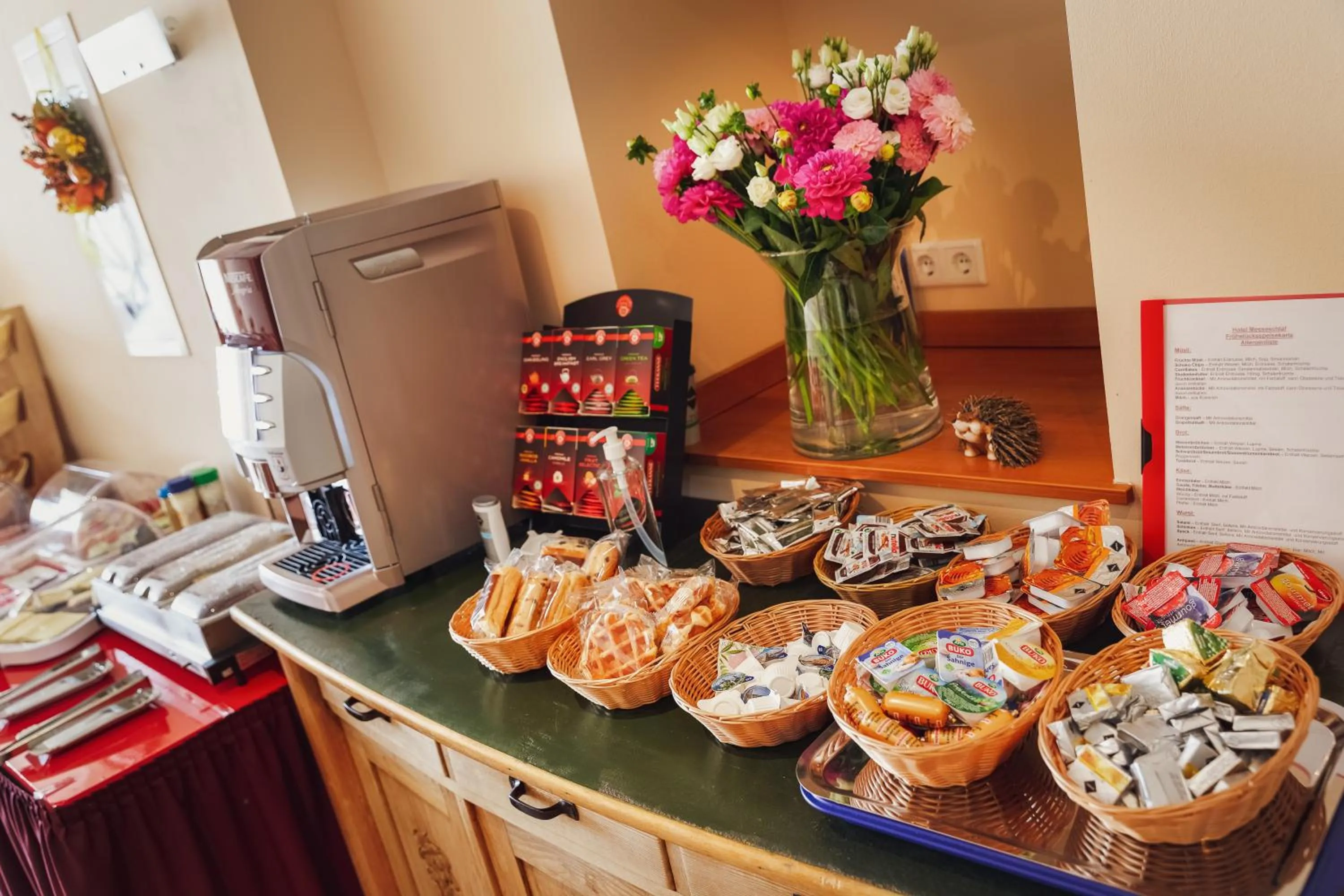 Coffee/tea facilities in Airport Messe Hotel