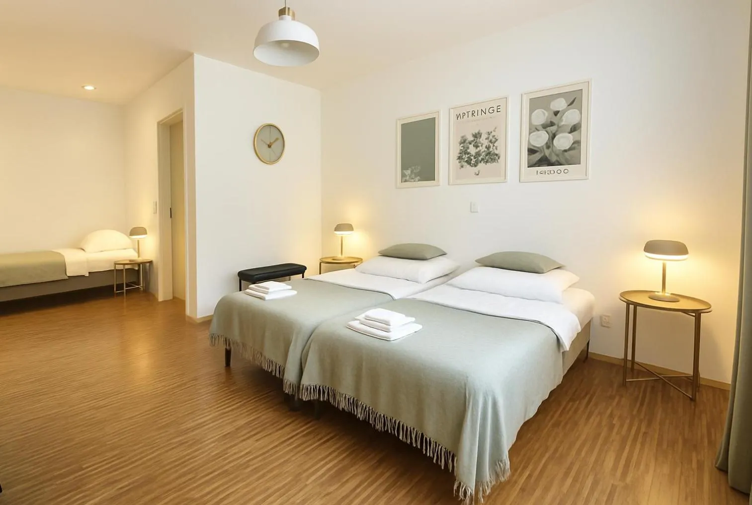 Bed in Airport Messe Hotel