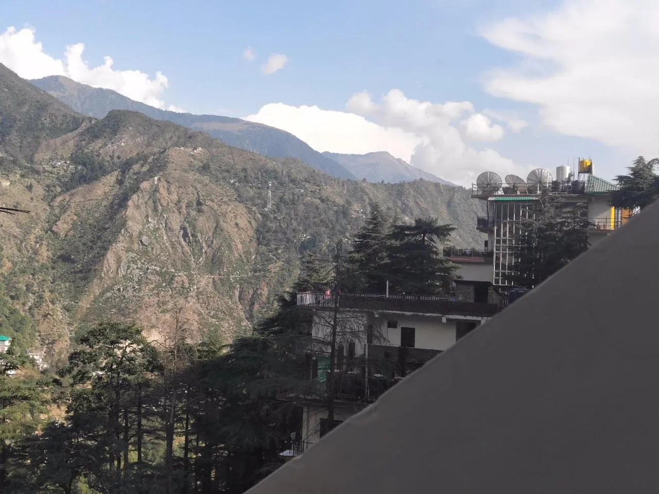 Mountain view in Hotel Hillora Mcleodganj
