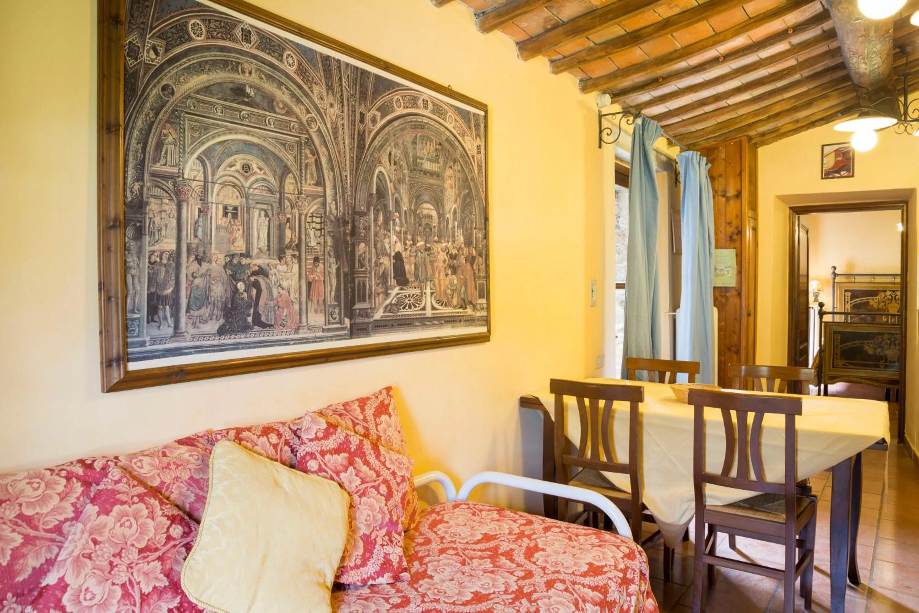 Dining area in Villa Grassina
