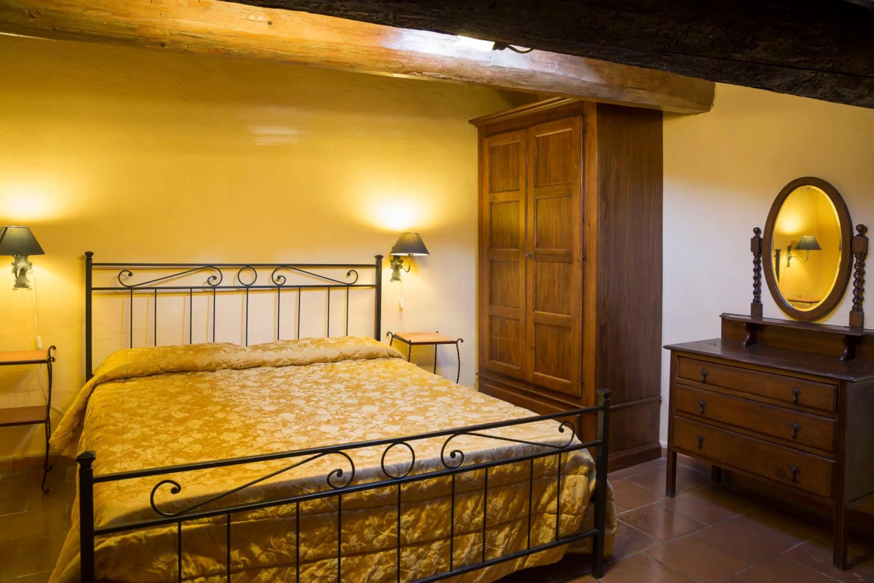 Photo of the whole room, Bed in Villa Grassina