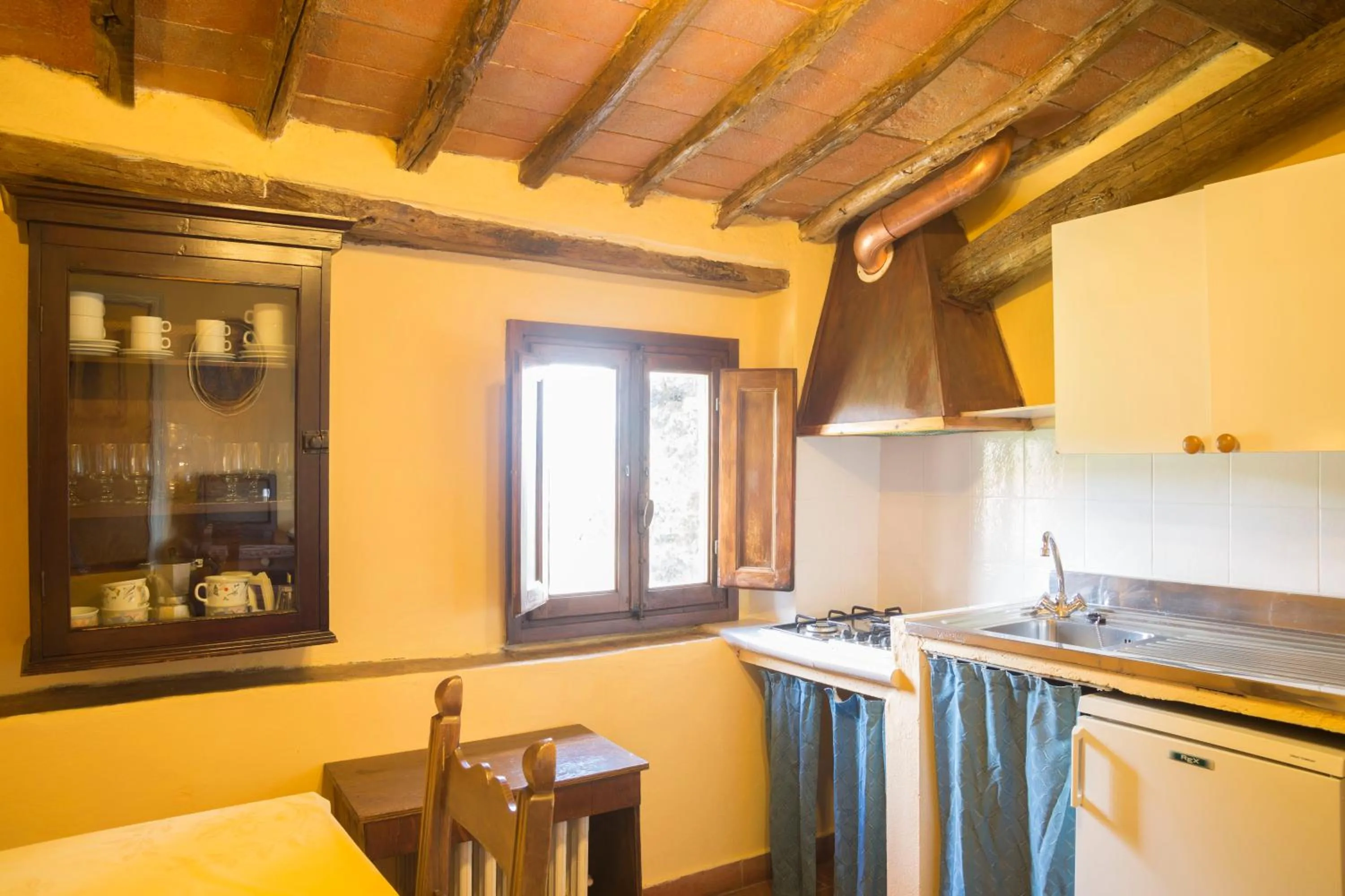 Kitchen or kitchenette in Villa Grassina