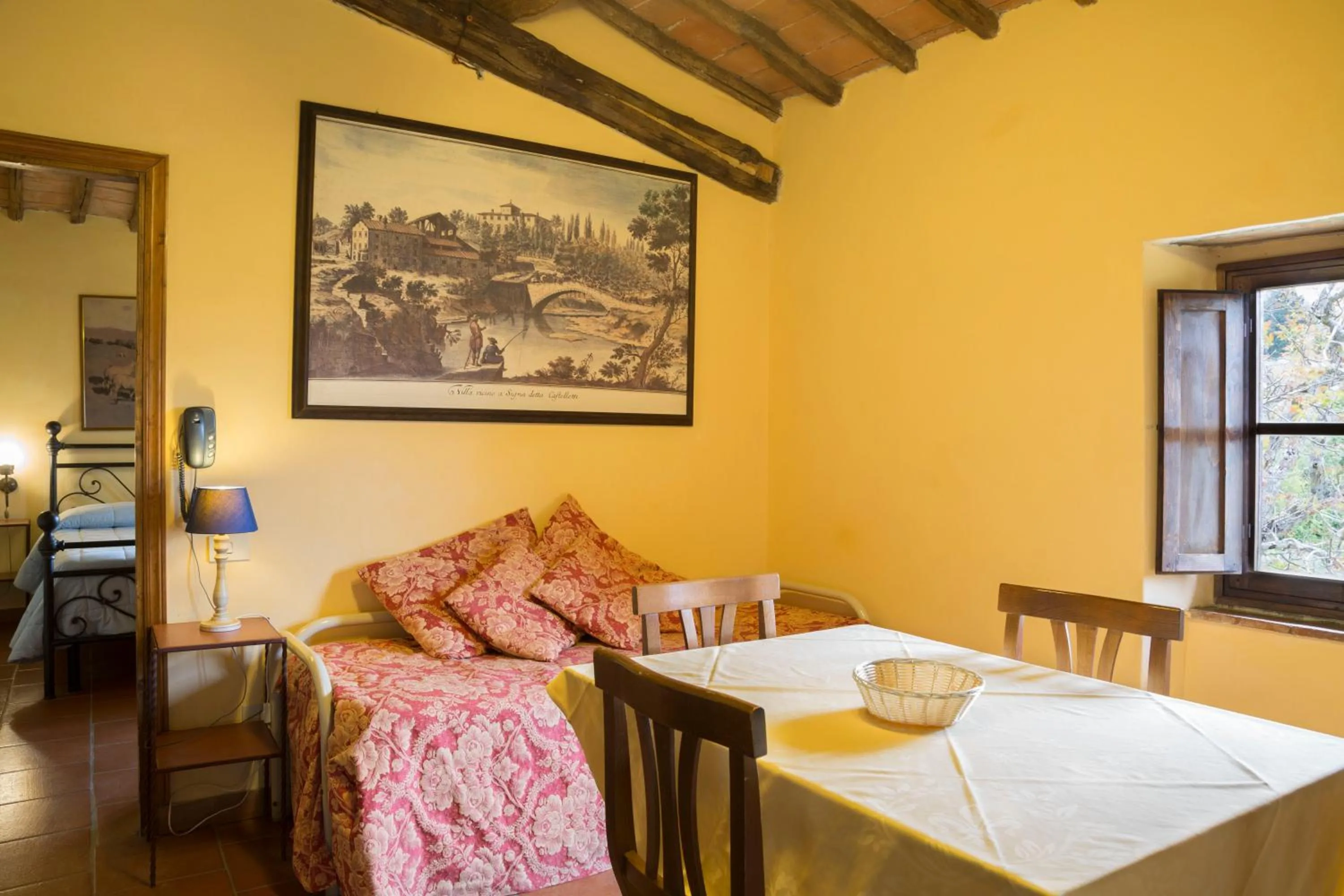 Dining area in Villa Grassina