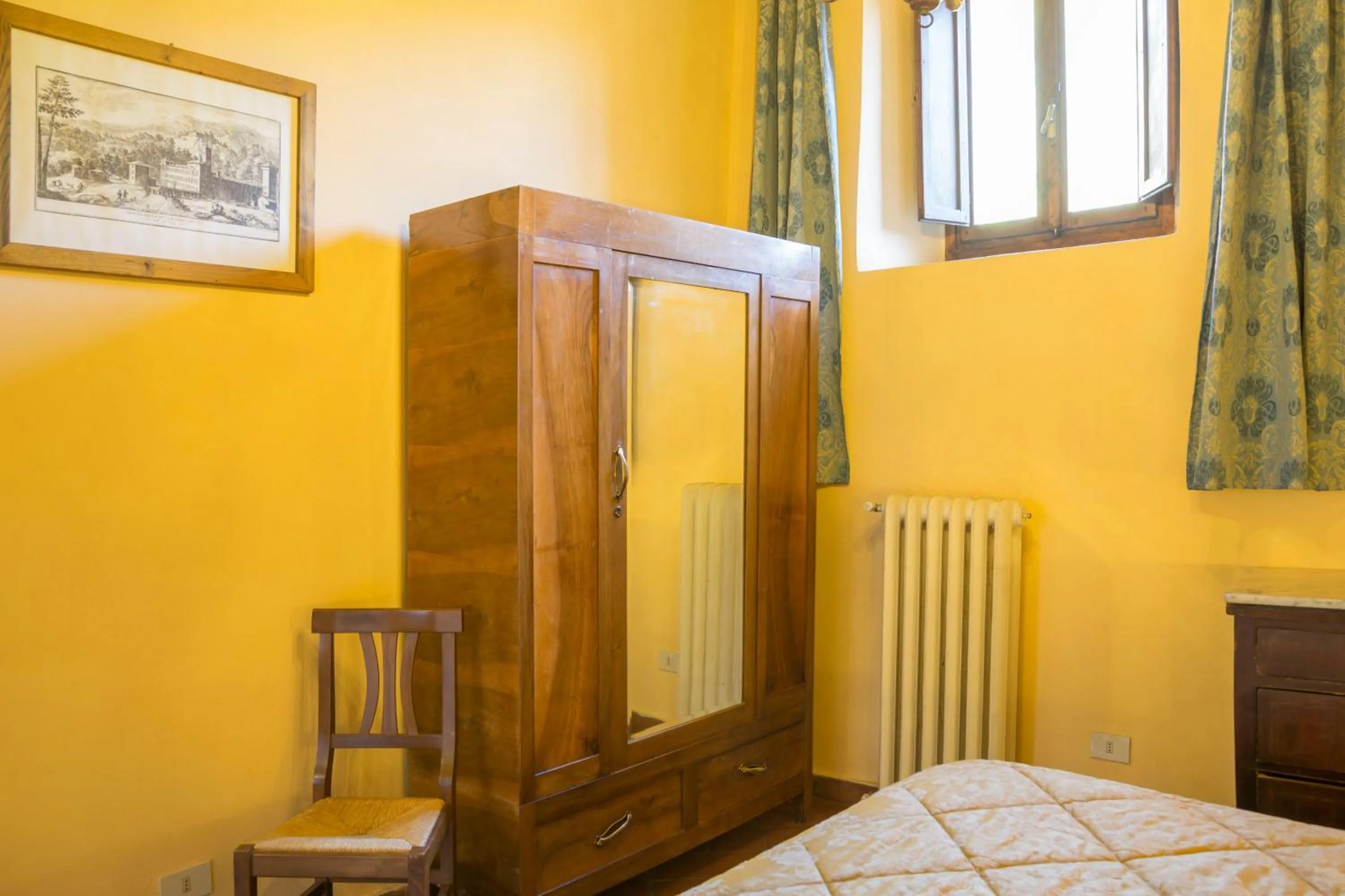 Bedroom, Bed in Villa Grassina