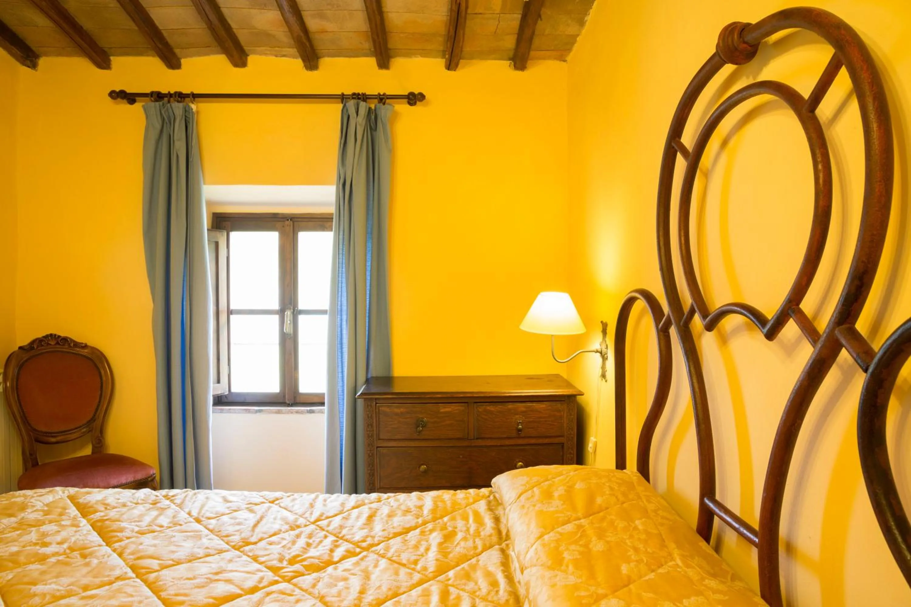 Bedroom, Bed in Villa Grassina