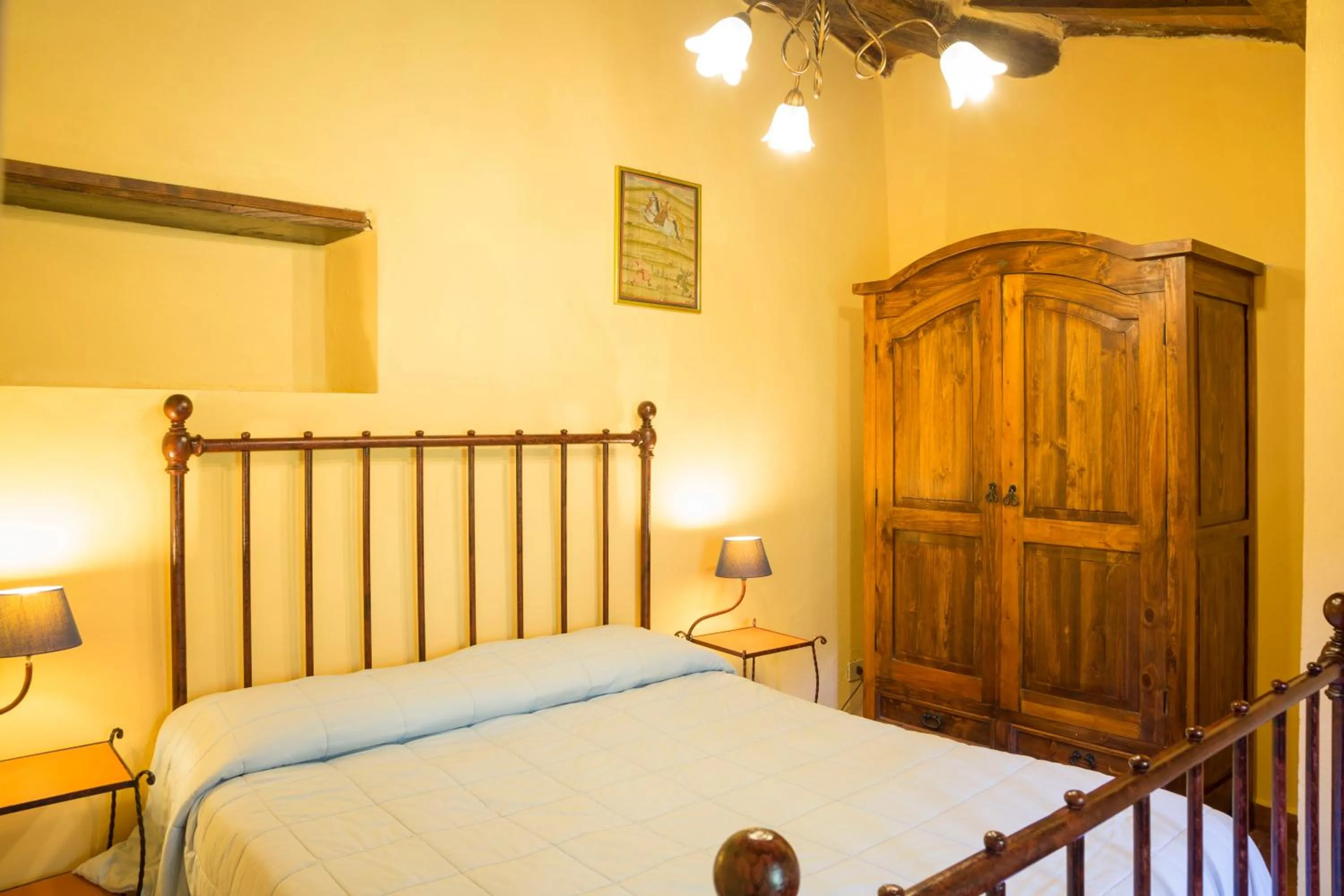 Photo of the whole room, Bed in Villa Grassina