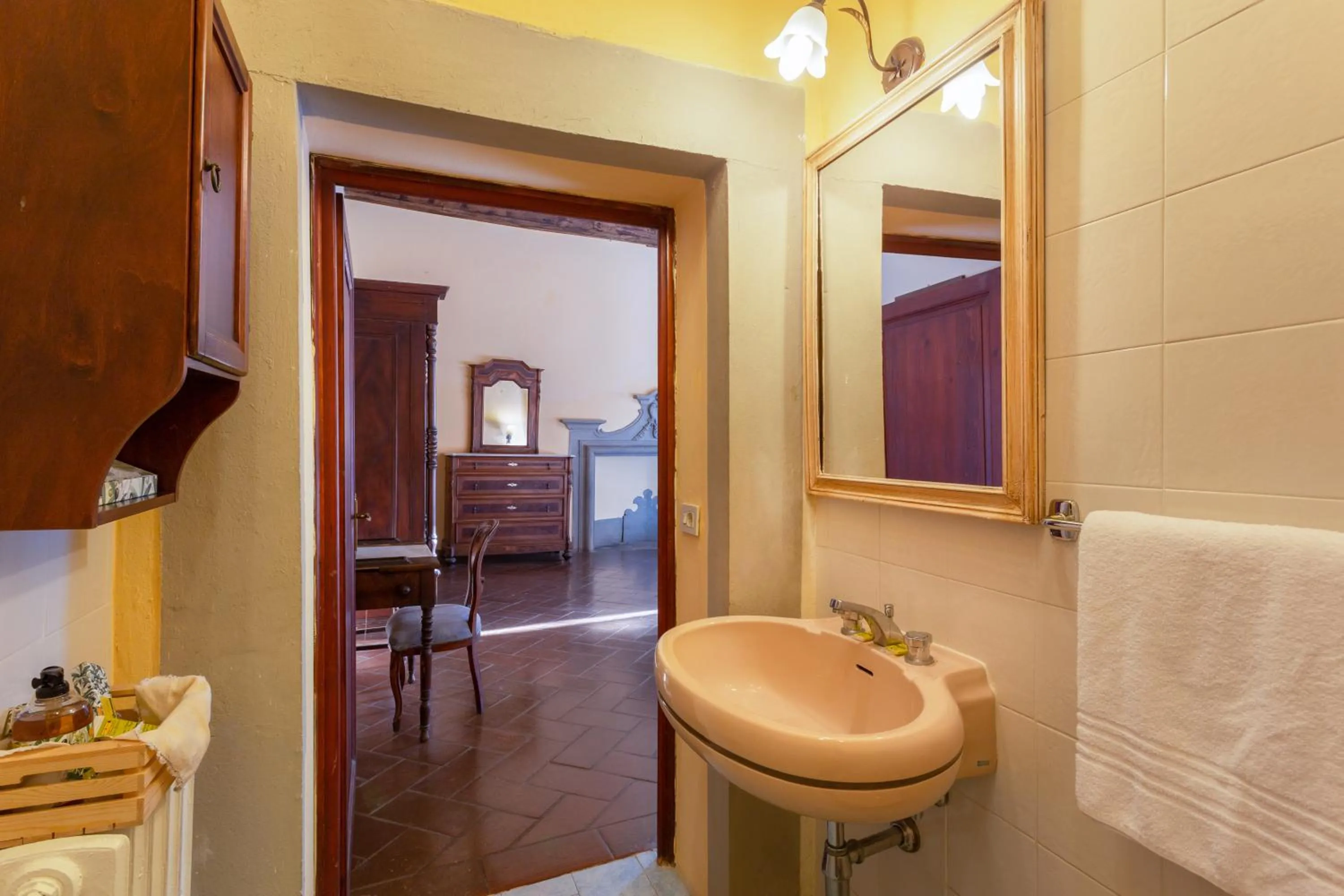 Bathroom in Villa Grassina