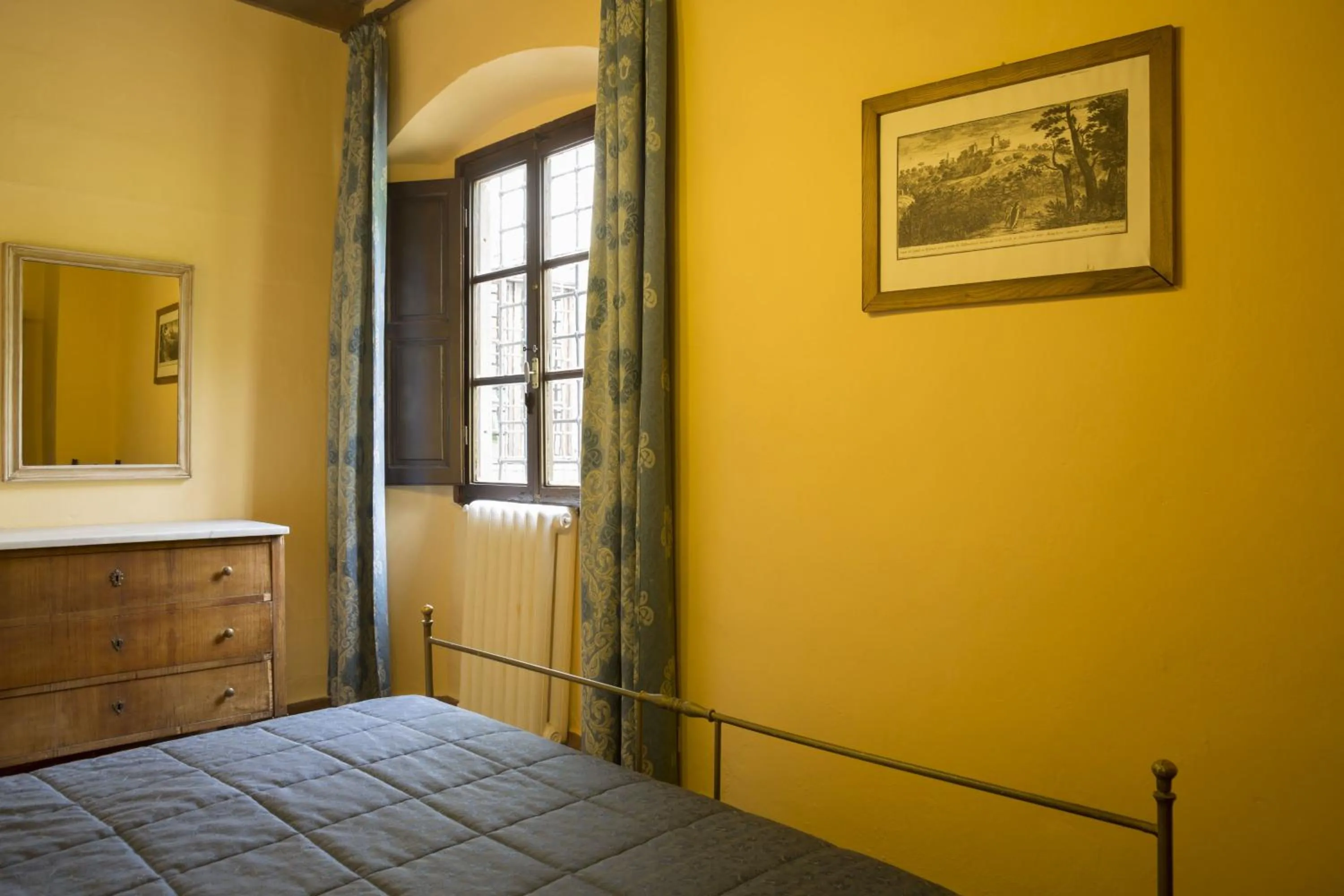 Bedroom, Bed in Villa Grassina