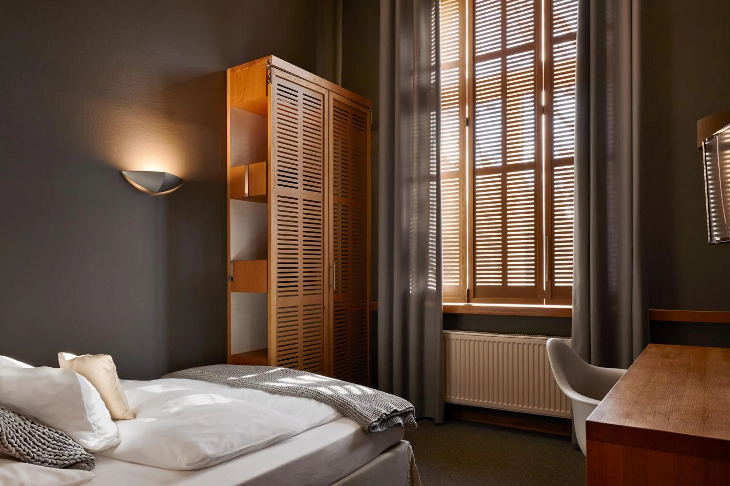 Photo of the whole room, Bed in YoHo - The Young Hotel