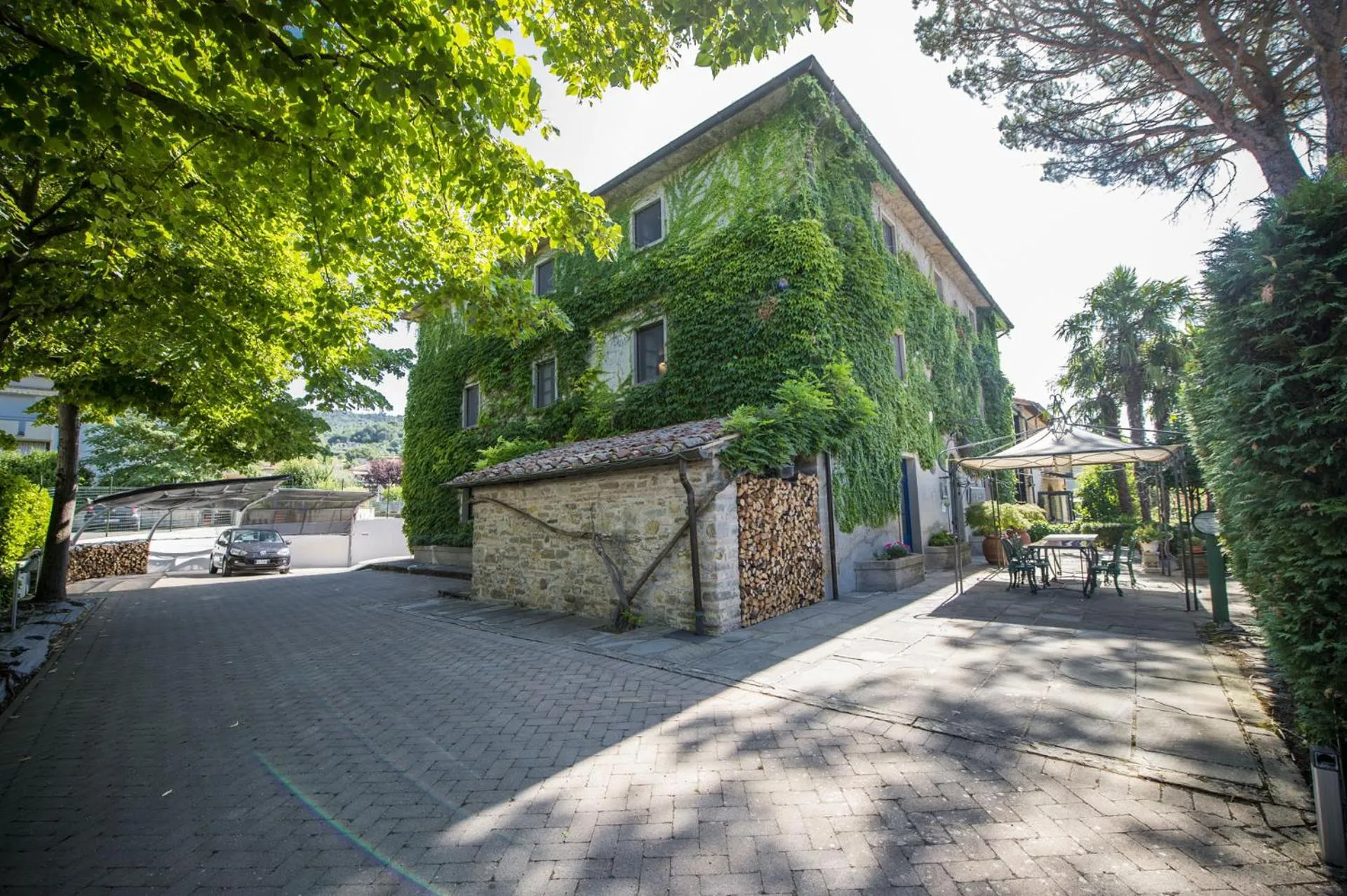 Property building in Relais Oroscopo