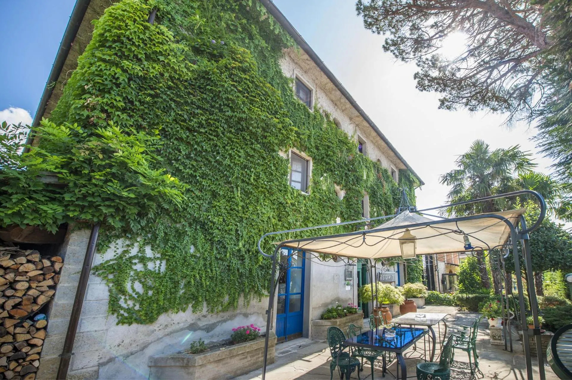 Property building in Relais Oroscopo